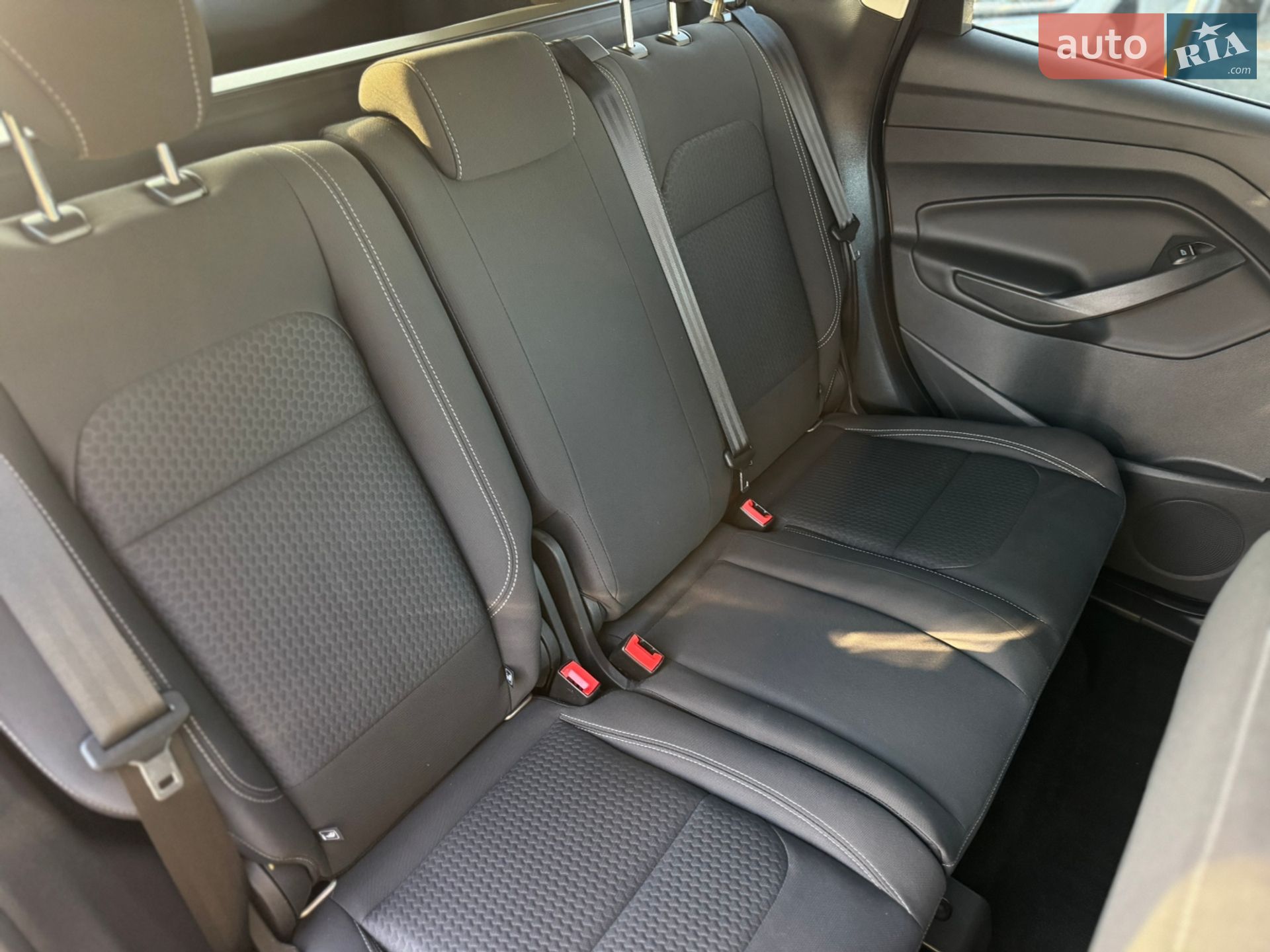 Ford Kuga 2018 VIN WF0AXXWPMAJJ11850 фото оголошення 14 з 37