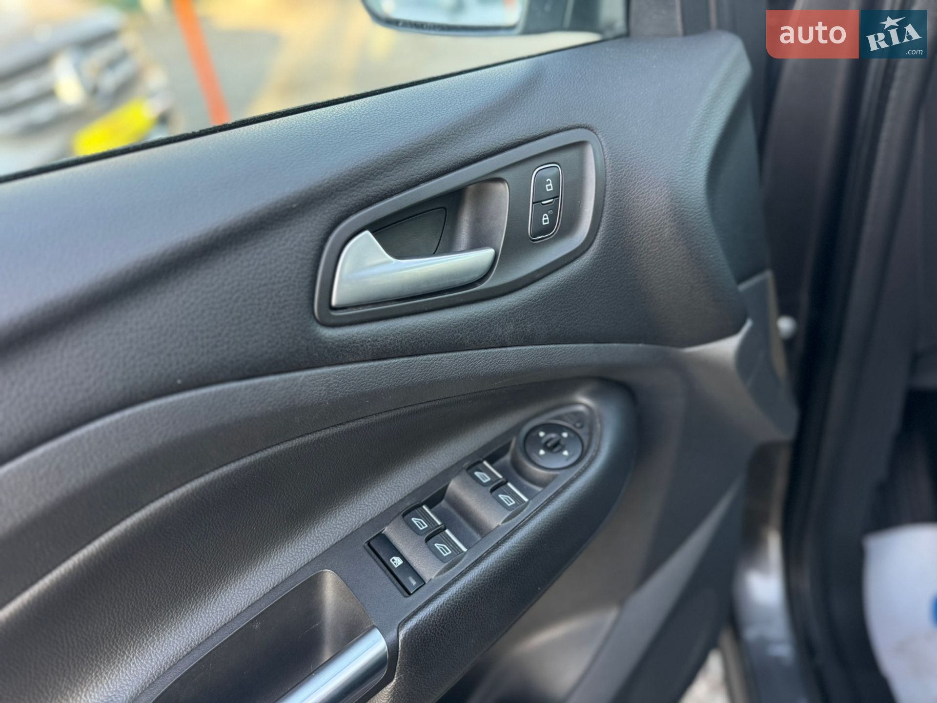Ford Kuga 2018 VIN WF0AXXWPMAJJ11850 фото оголошення 17 з 37