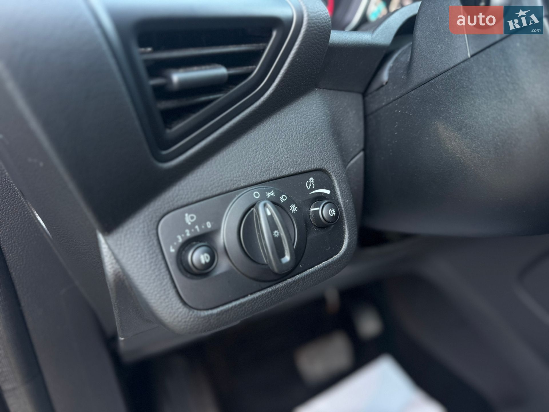 Ford Kuga 2018 VIN WF0AXXWPMAJJ11850 фото оголошення 16 з 37