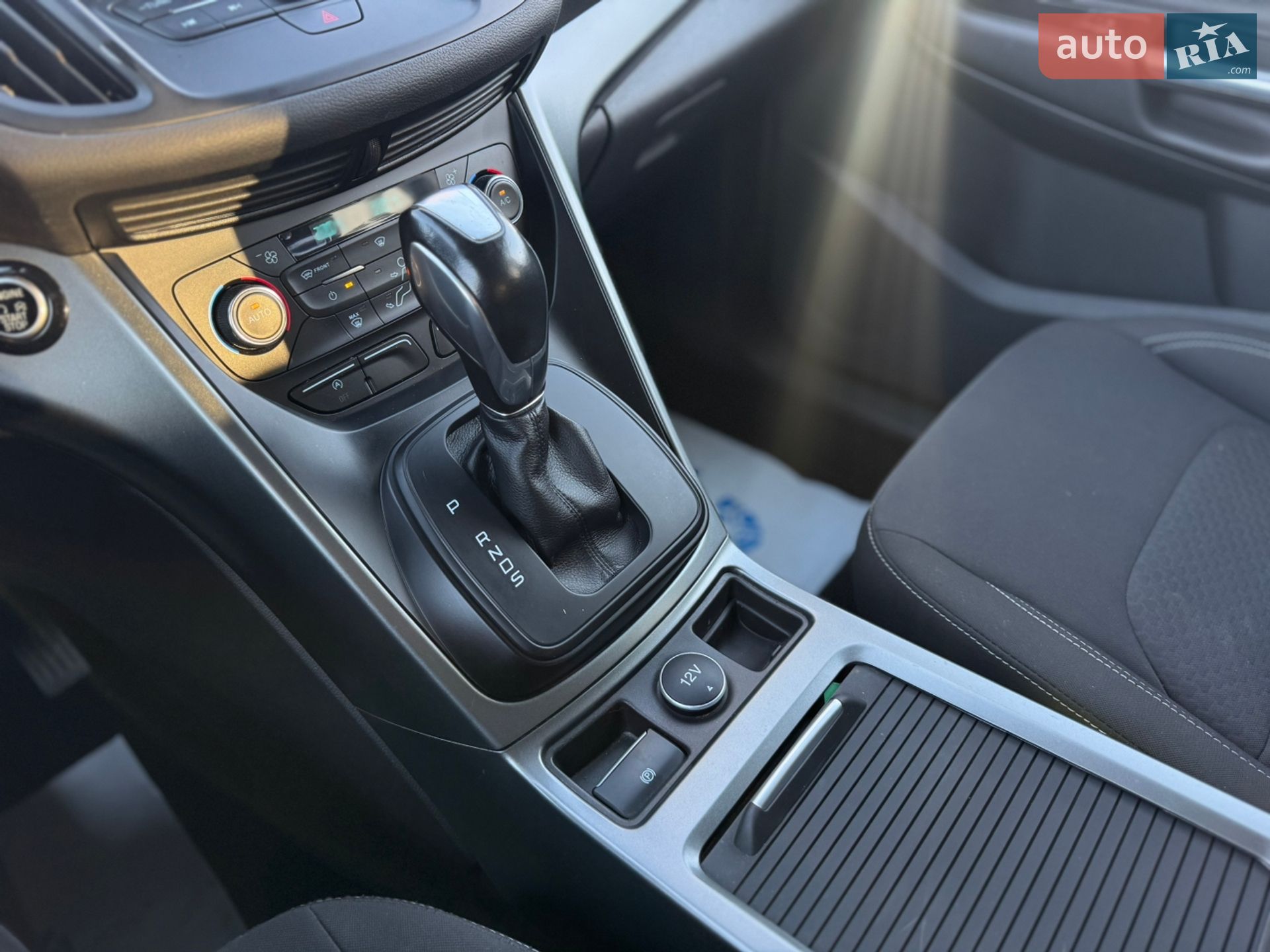 Ford Kuga 2018 VIN WF0AXXWPMAJJ11850 фото оголошення 24 з 37