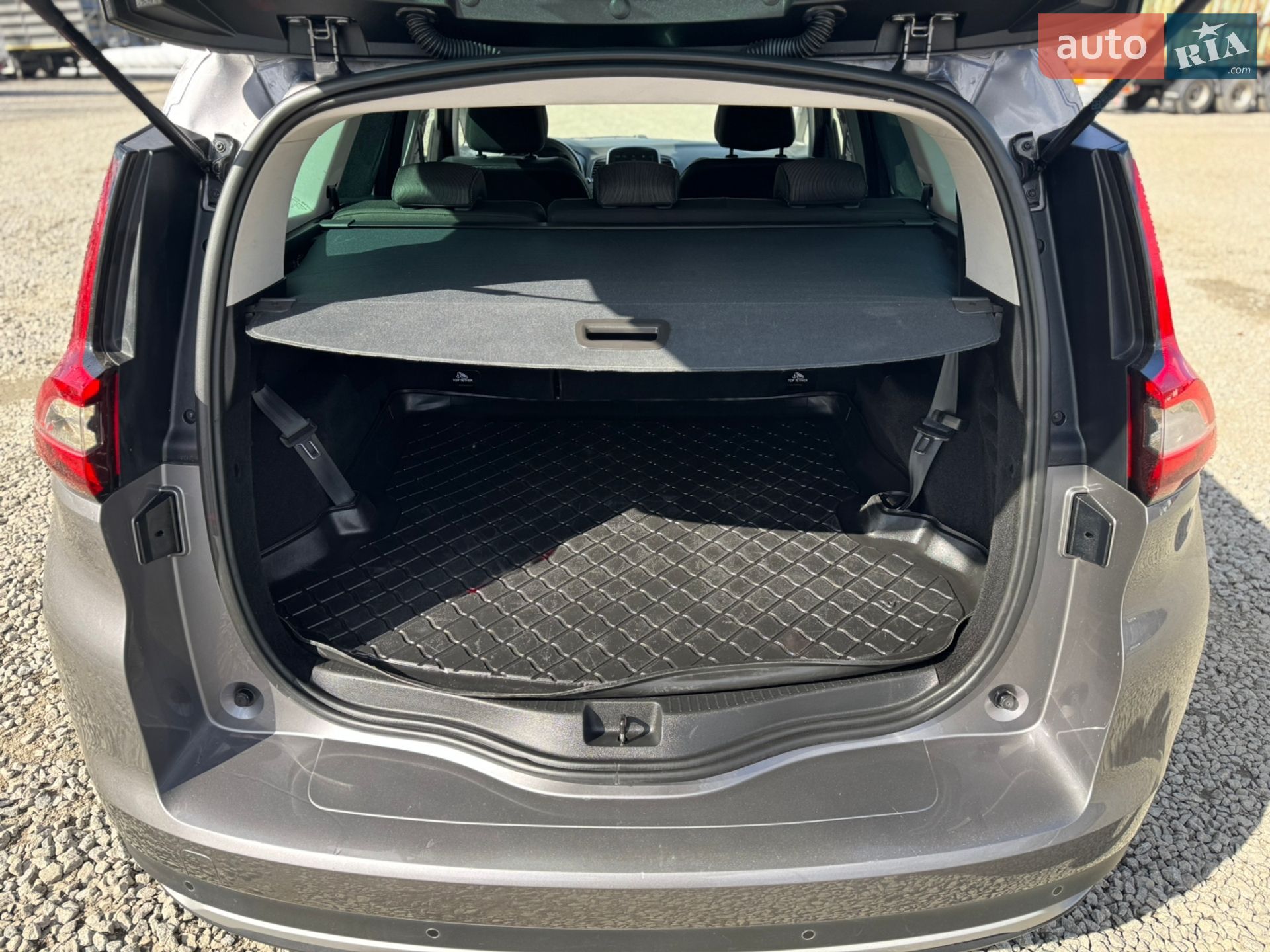 Renault Grand Scenic 2019 VIN VF1RFA00564442574 фото оголошення 9 з 46