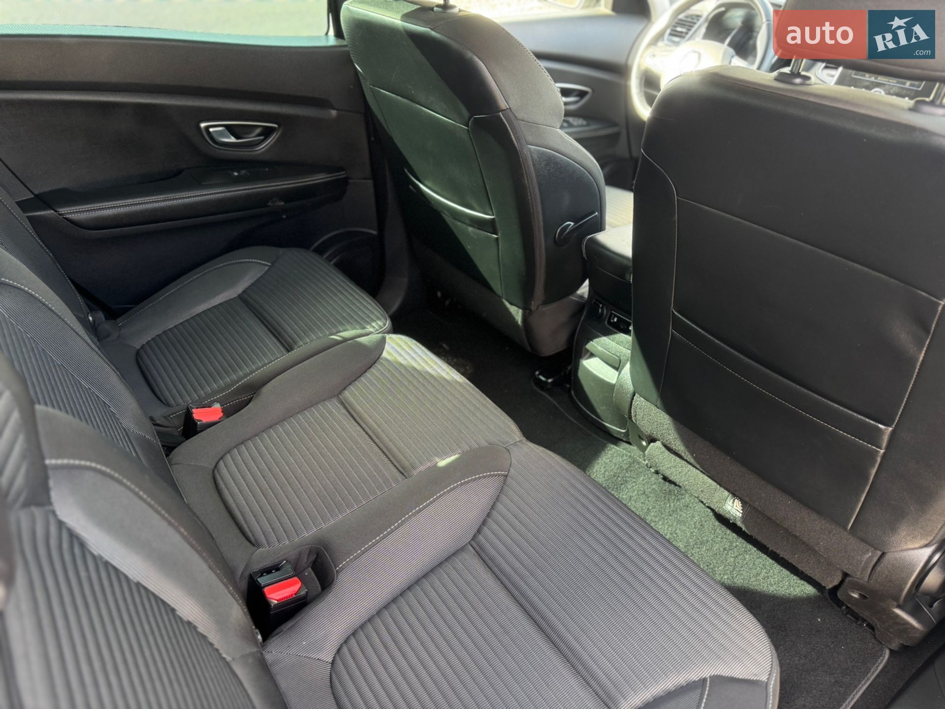 Renault Grand Scenic 2019 VIN VF1RFA00564442574 фото оголошення 17 з 46