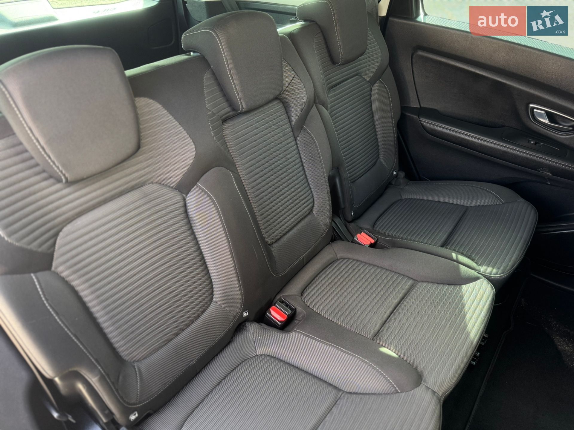 Renault Grand Scenic 2019 VIN VF1RFA00564442574 фото оголошення 18 з 46