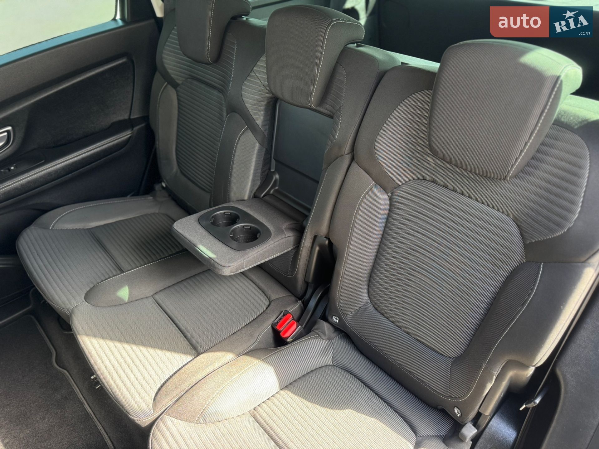 Renault Grand Scenic 2019 VIN VF1RFA00564442574 фото оголошення 19 з 46