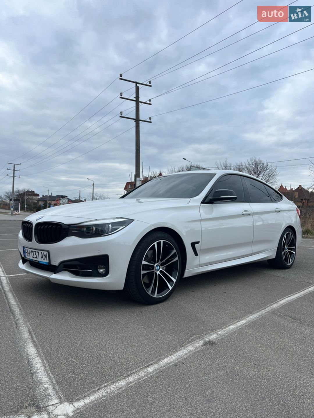 BMW 3 Series GT 2017 VIN WBA8Z9C54JG827963 фото оголошення 2 з 45