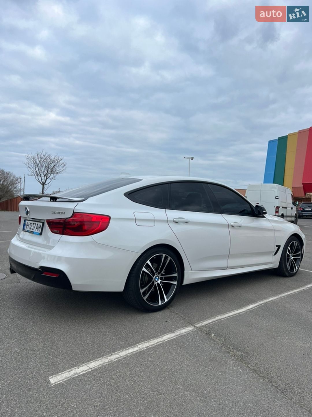 BMW 3 Series GT 2017 VIN WBA8Z9C54JG827963 фото оголошення 3 з 45
