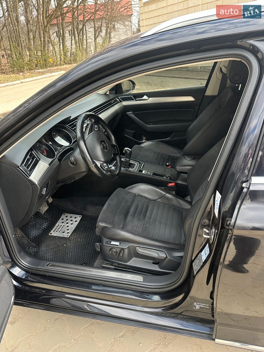 Volkswagen Passat 2017 VIN WVWZZZ3CZHP028684 фото оголошення 15 з 31