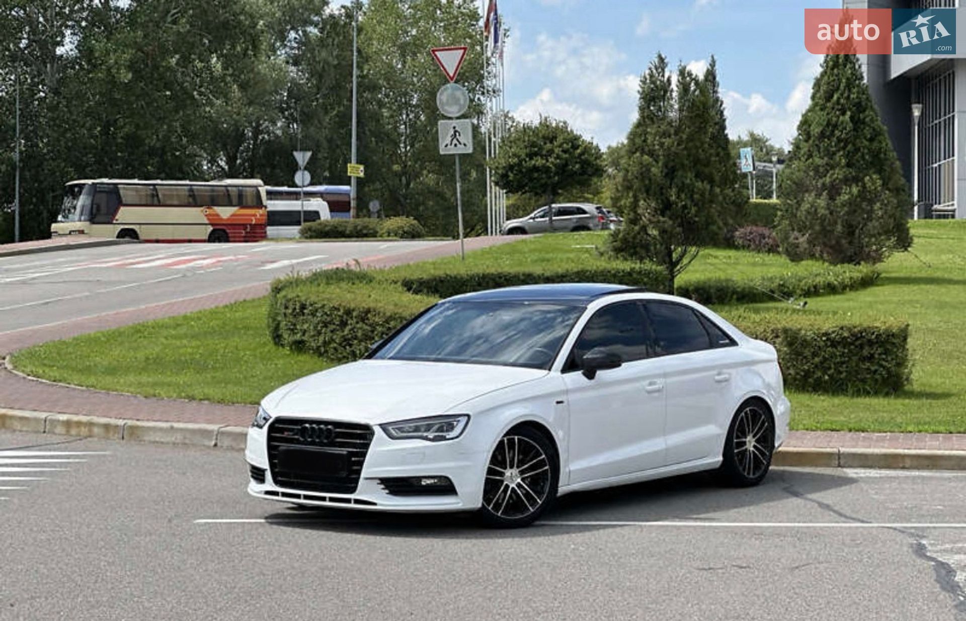 Audi A3 2015 VIN WAUA7GFFXG1005261 фото оголошення 2 з 28
