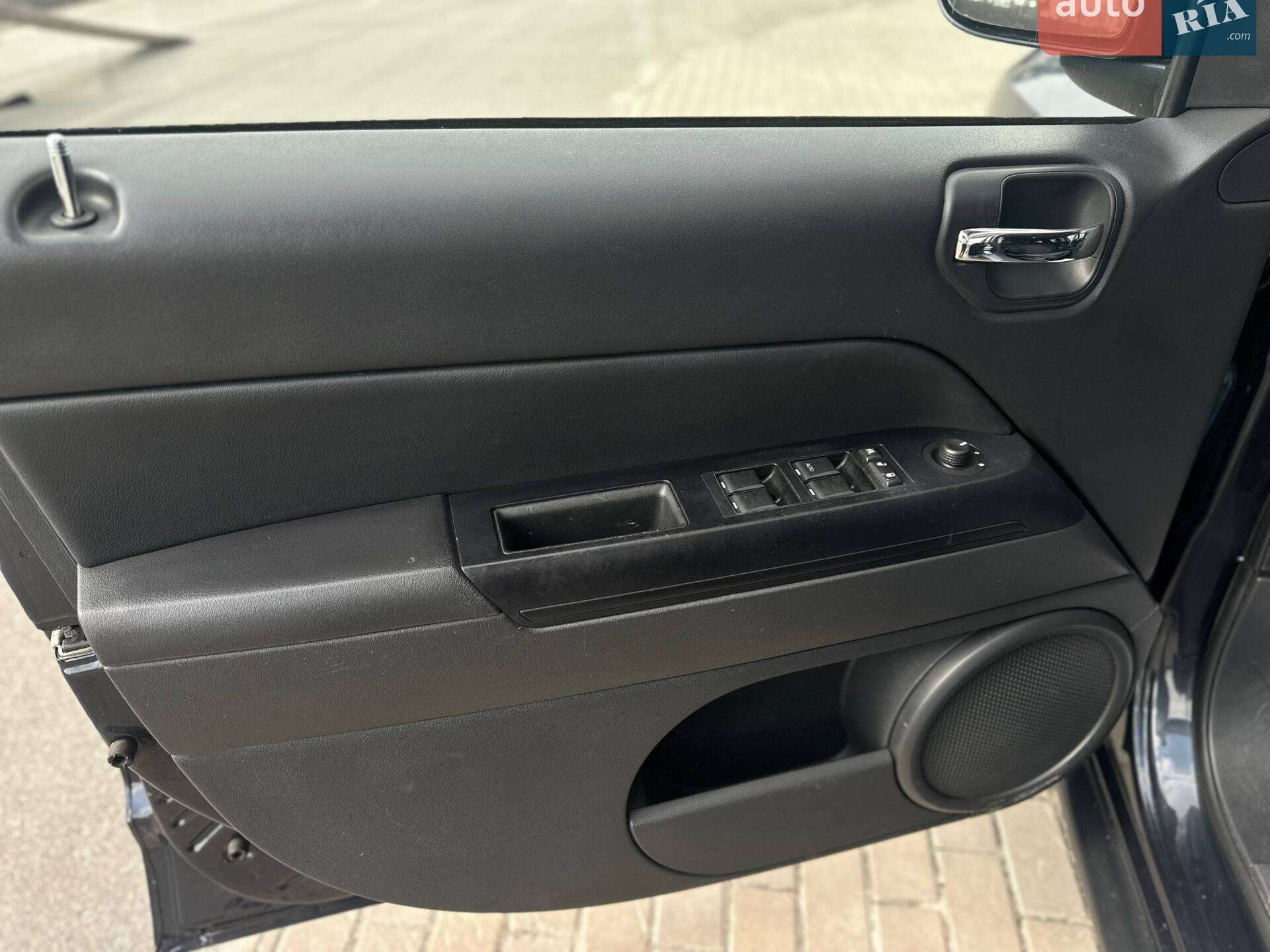 Jeep Compass 2014 VIN 1C4NJDBB2ED879820 фото оголошення 9 з 16