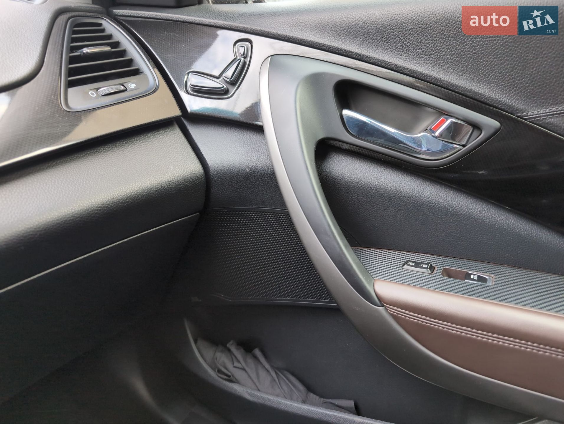 Hyundai Grandeur 2014 VIN KMHFH41NBFA408181 фото оголошення 18 з 22