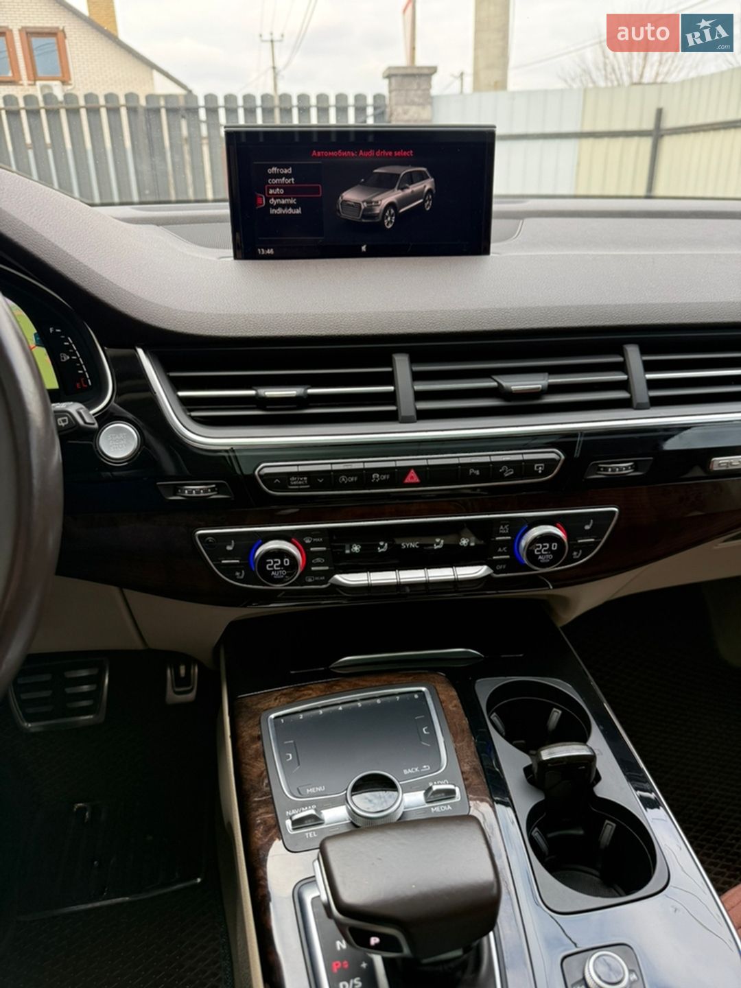 Audi Q7 2016 VIN WA1LAAF76HD018165 фото оголошення 10 з 32
