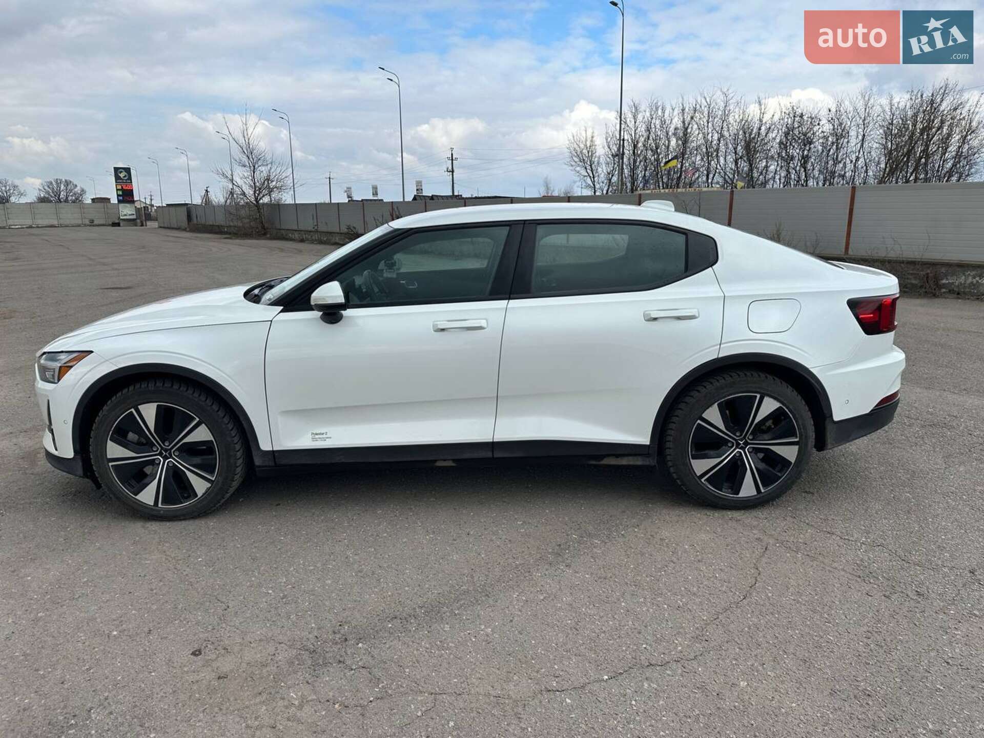 Polestar 2 2023 VIN YSMEG3KA6PL163211 фото оголошення 2 з 24