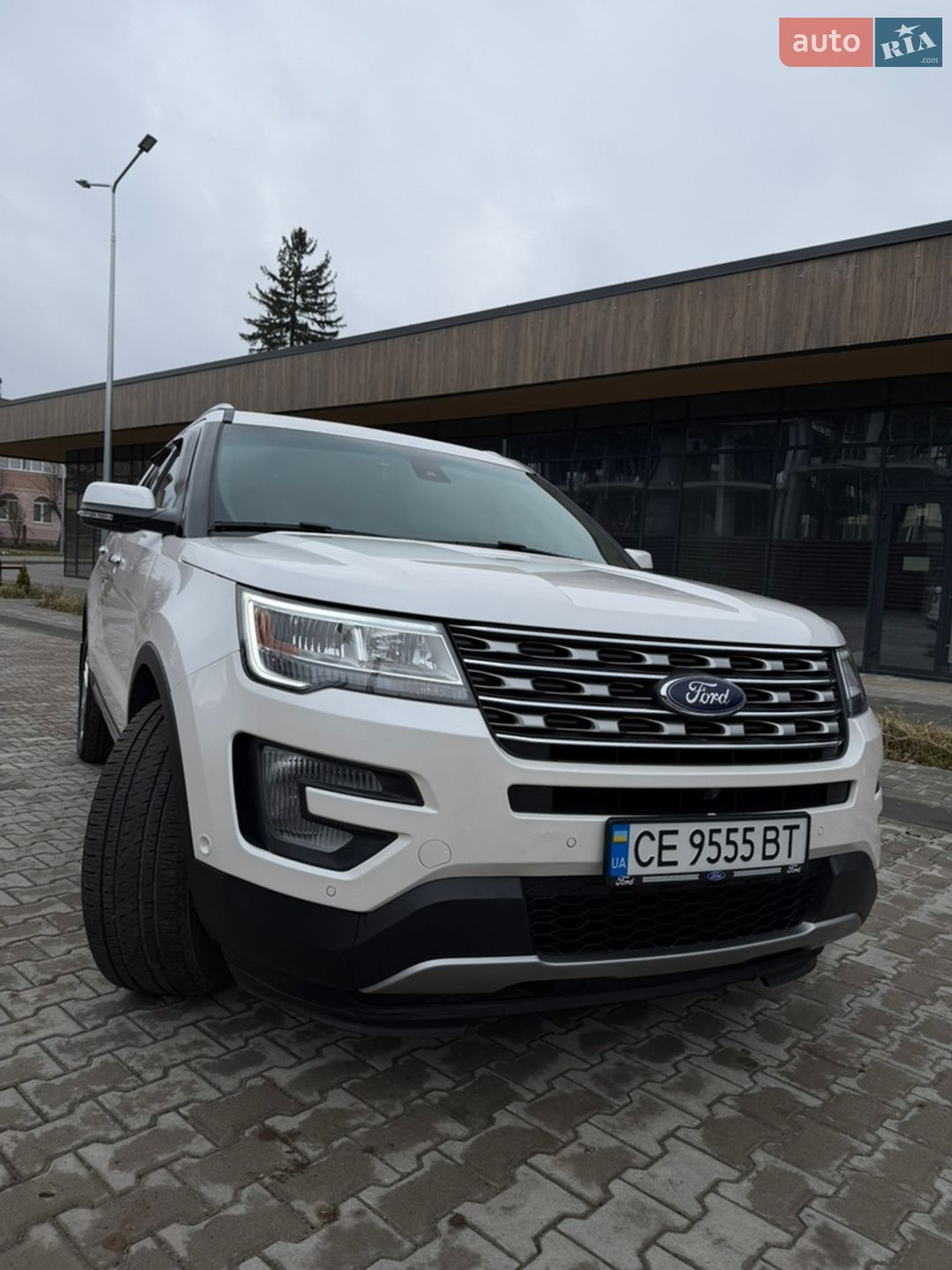 Ford Explorer 2016 VIN 1FM5K8F82HGA99558 фото оголошення 2 з 74
