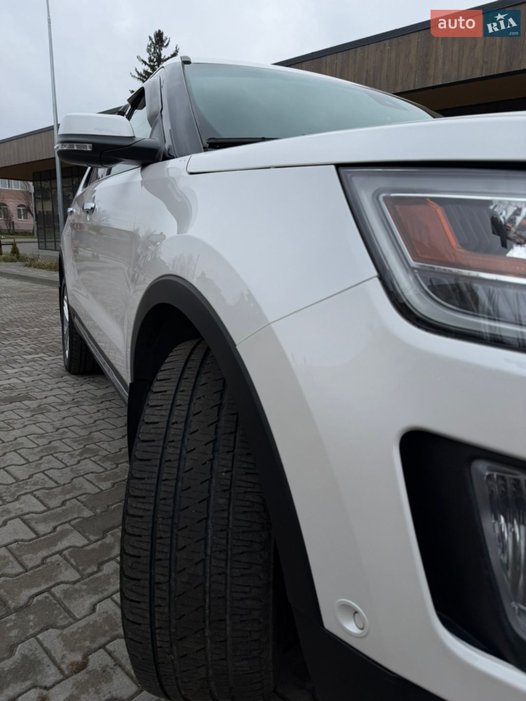 Ford Explorer 2016 VIN 1FM5K8F82HGA99558 фото оголошення 4 з 74
