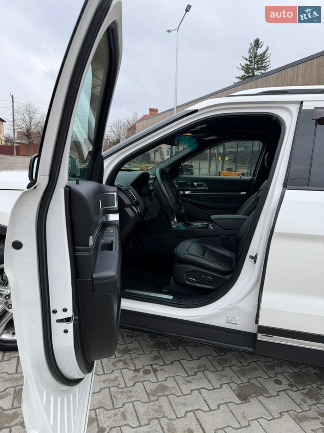 Ford Explorer 2016 VIN 1FM5K8F82HGA99558 фото оголошення 21 з 74