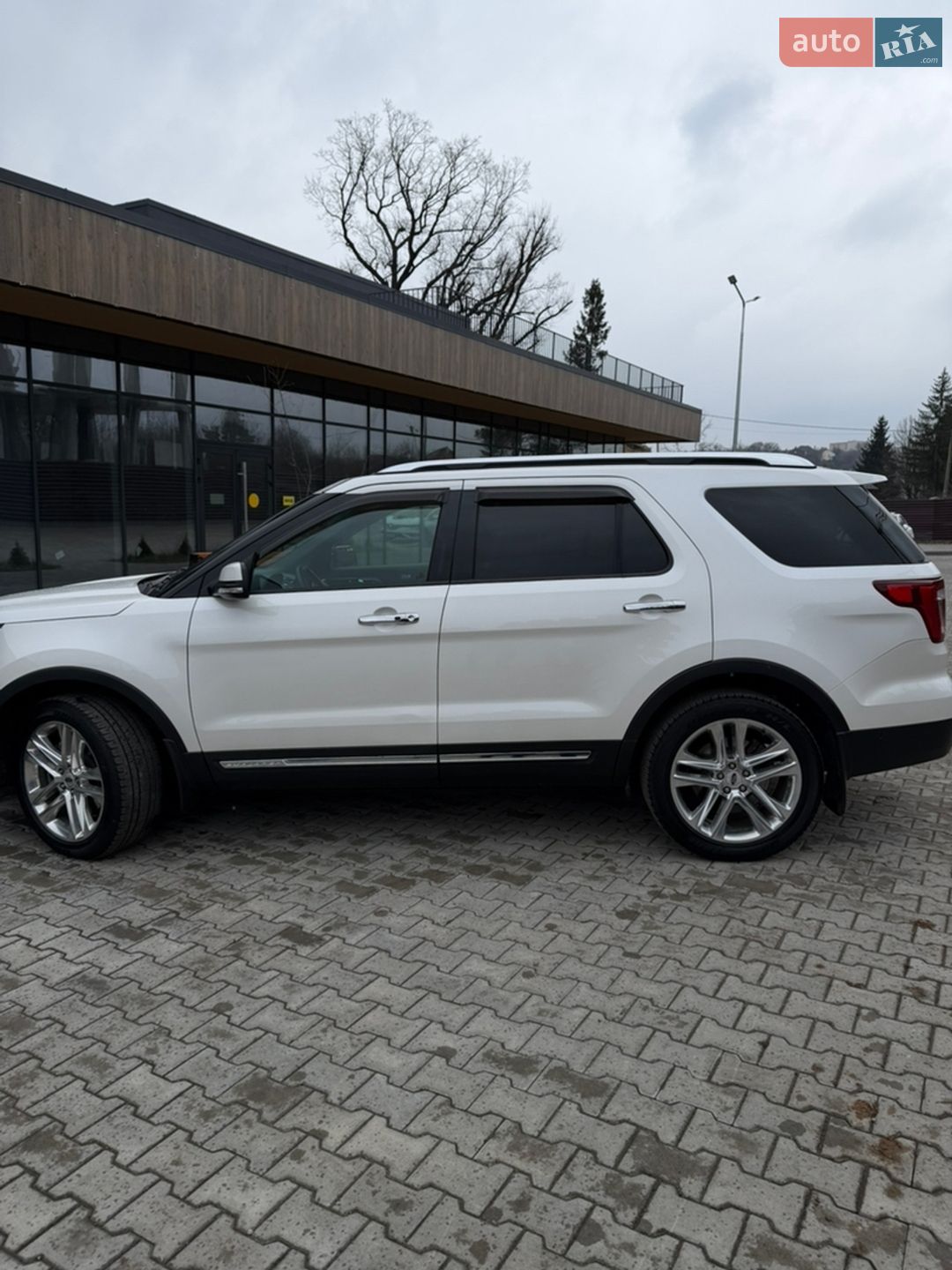 Ford Explorer 2016 VIN 1FM5K8F82HGA99558 фото оголошення 33 з 74