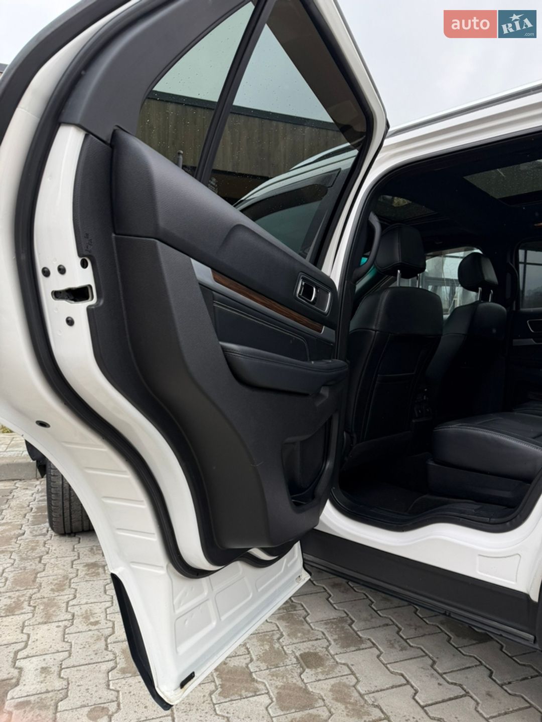 Ford Explorer 2016 VIN 1FM5K8F82HGA99558 фото оголошення 36 з 74