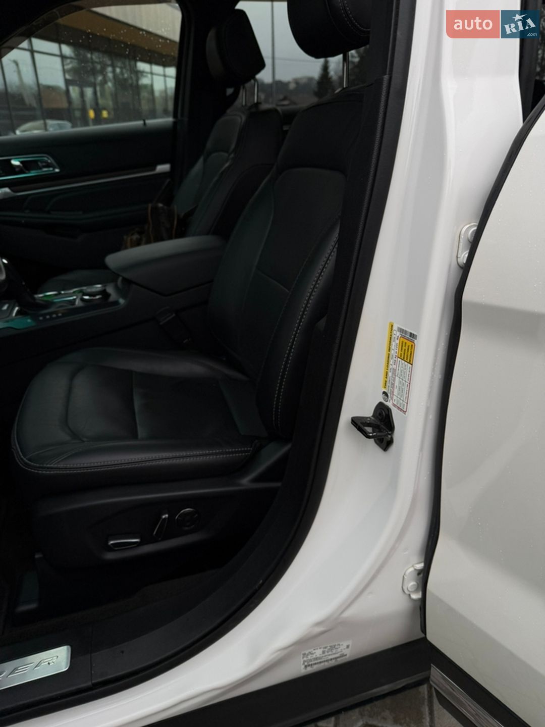 Ford Explorer 2016 VIN 1FM5K8F82HGA99558 фото оголошення 41 з 74