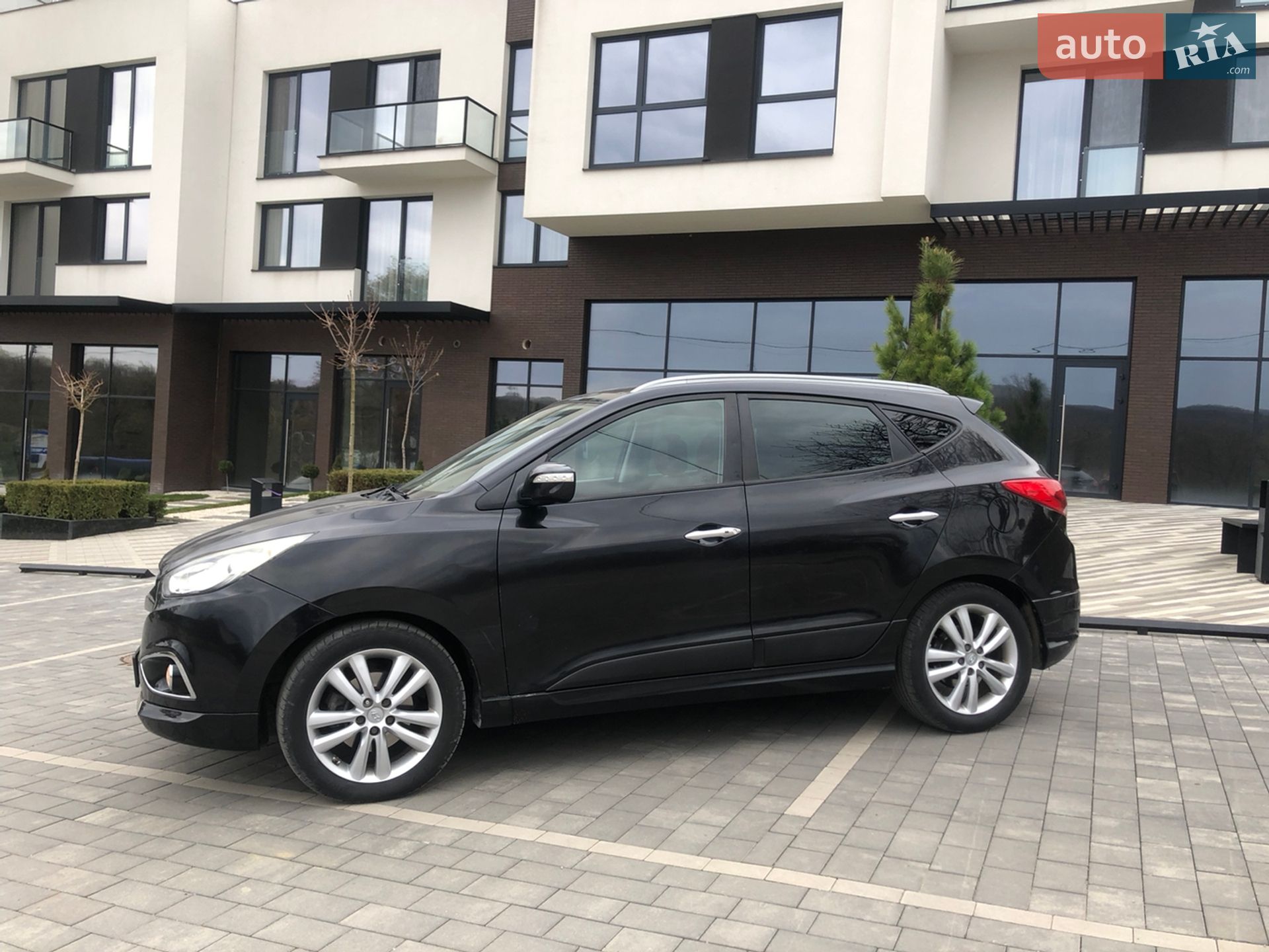 Hyundai ix35 2010 VIN U5YZU81VDBL071755 фото оголошення 2 з 39