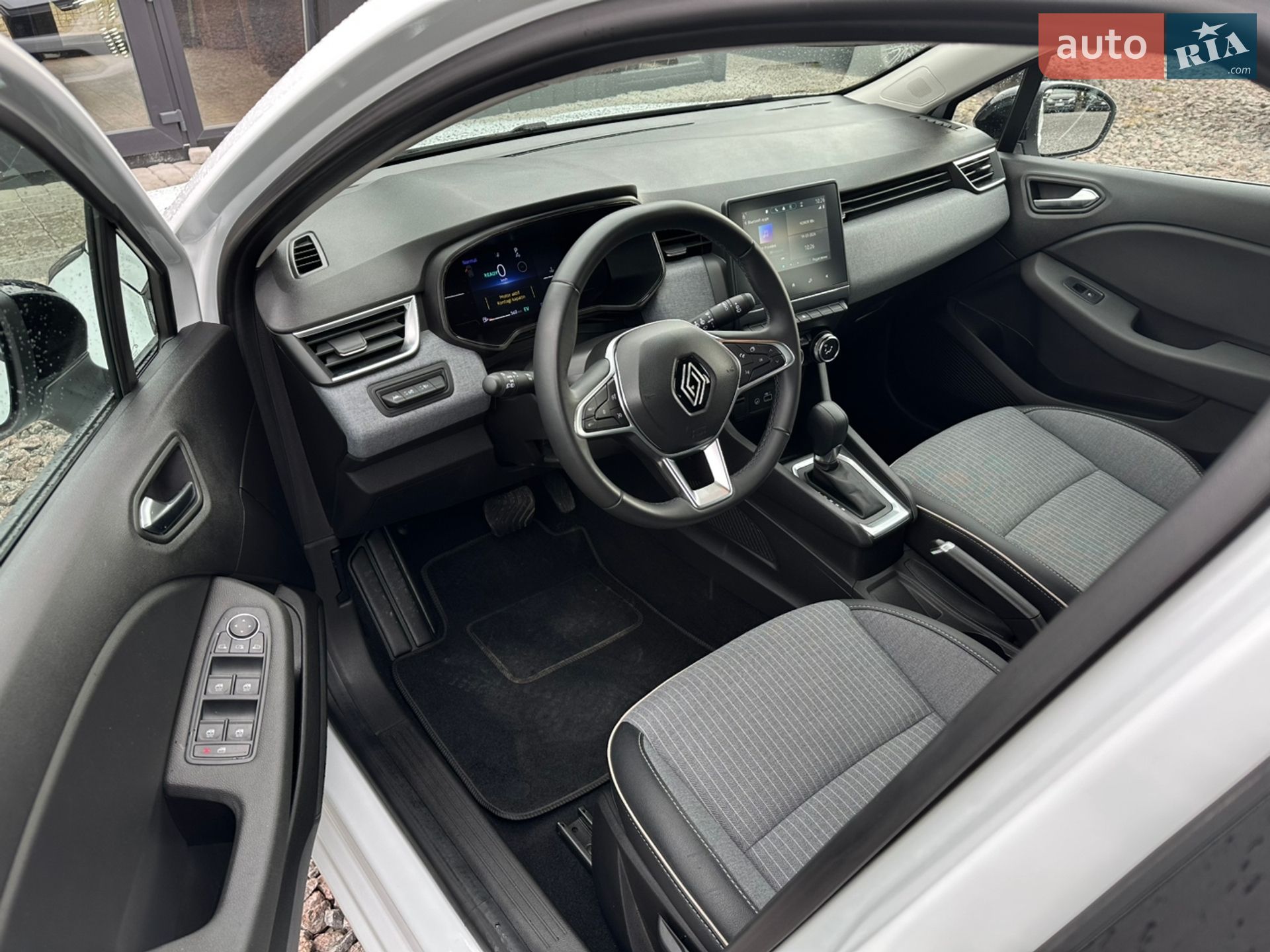 Renault Clio 2024 VIN VF1RJA00272619058 фото оголошення 15 з 28