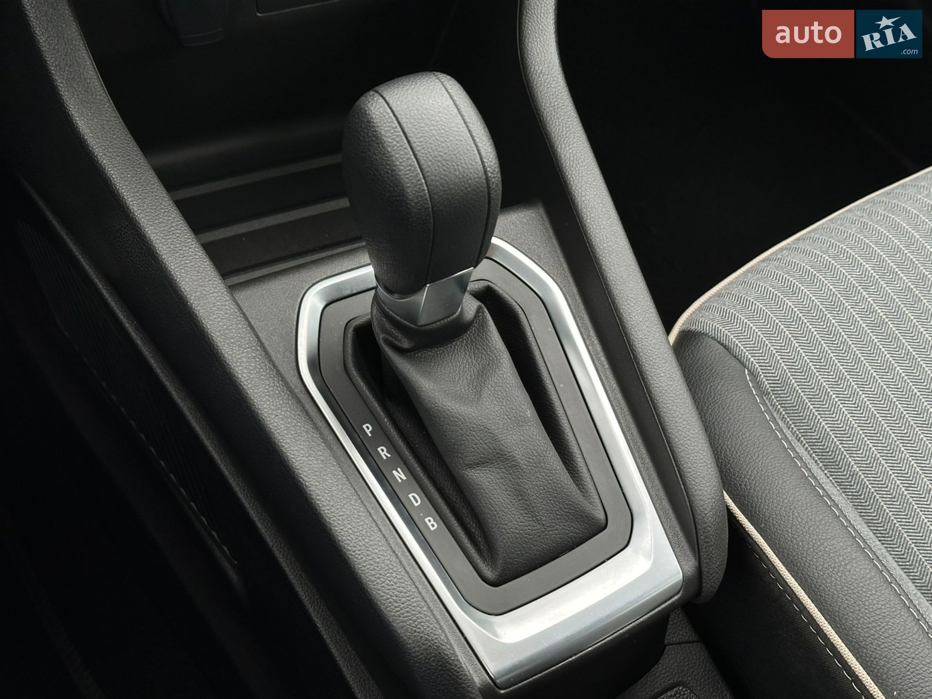 Renault Clio 2024 VIN VF1RJA00272619058 фото оголошення 22 з 28