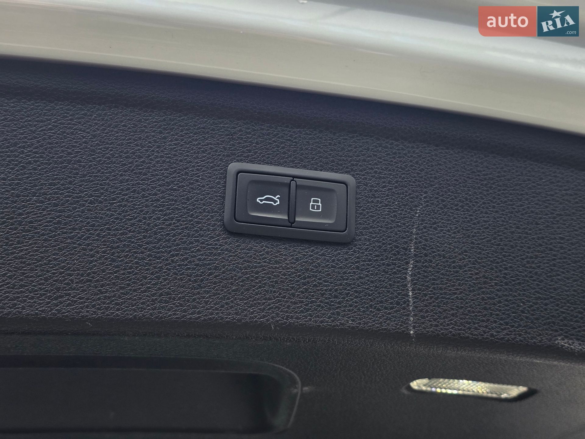 Audi Q5 2020 VIN WA1F2AFY9M2046955 фото оголошення 26 з 46