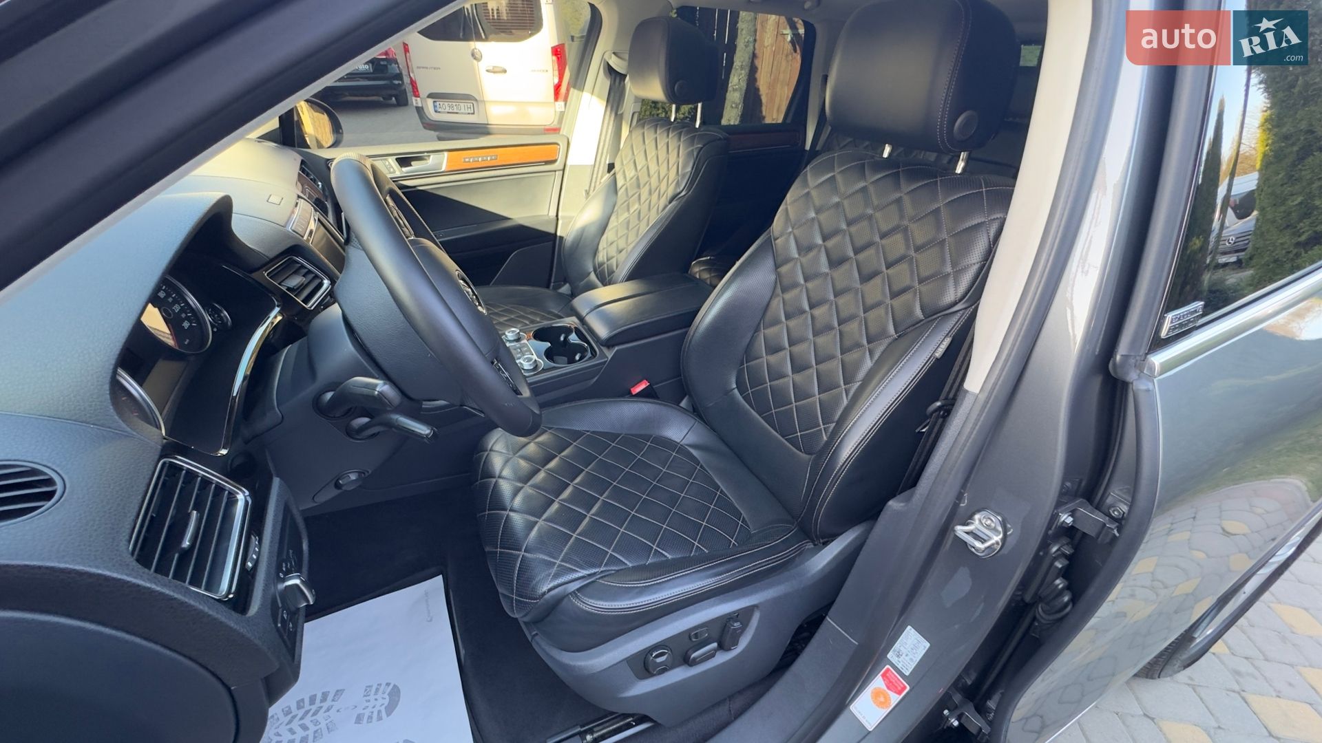 Volkswagen Touareg 2016 VIN WVGZZZ7PZHD017616 фото оголошення 46 з 135