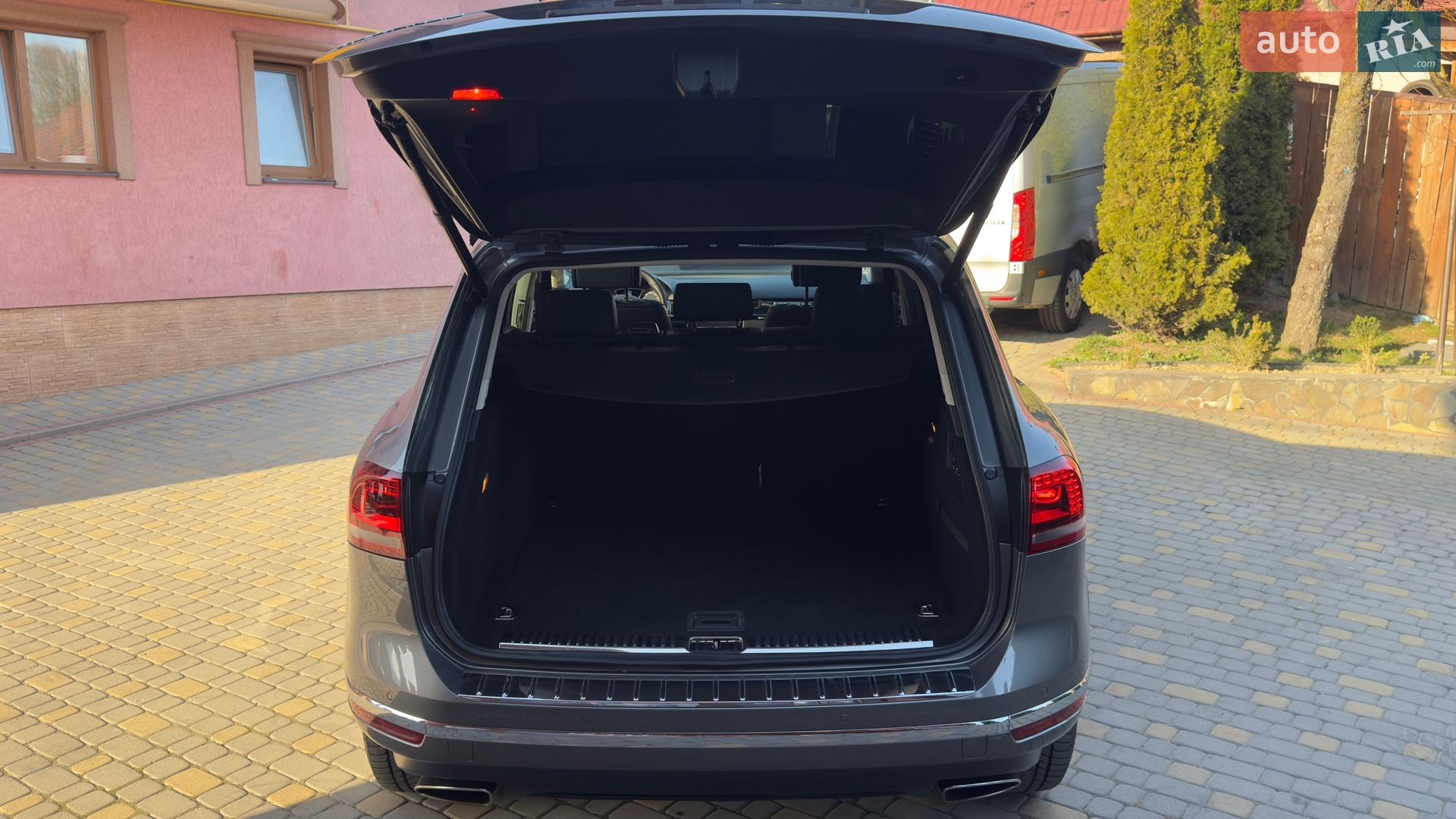 Volkswagen Touareg 2016 VIN WVGZZZ7PZHD017616 фото оголошення 76 з 135