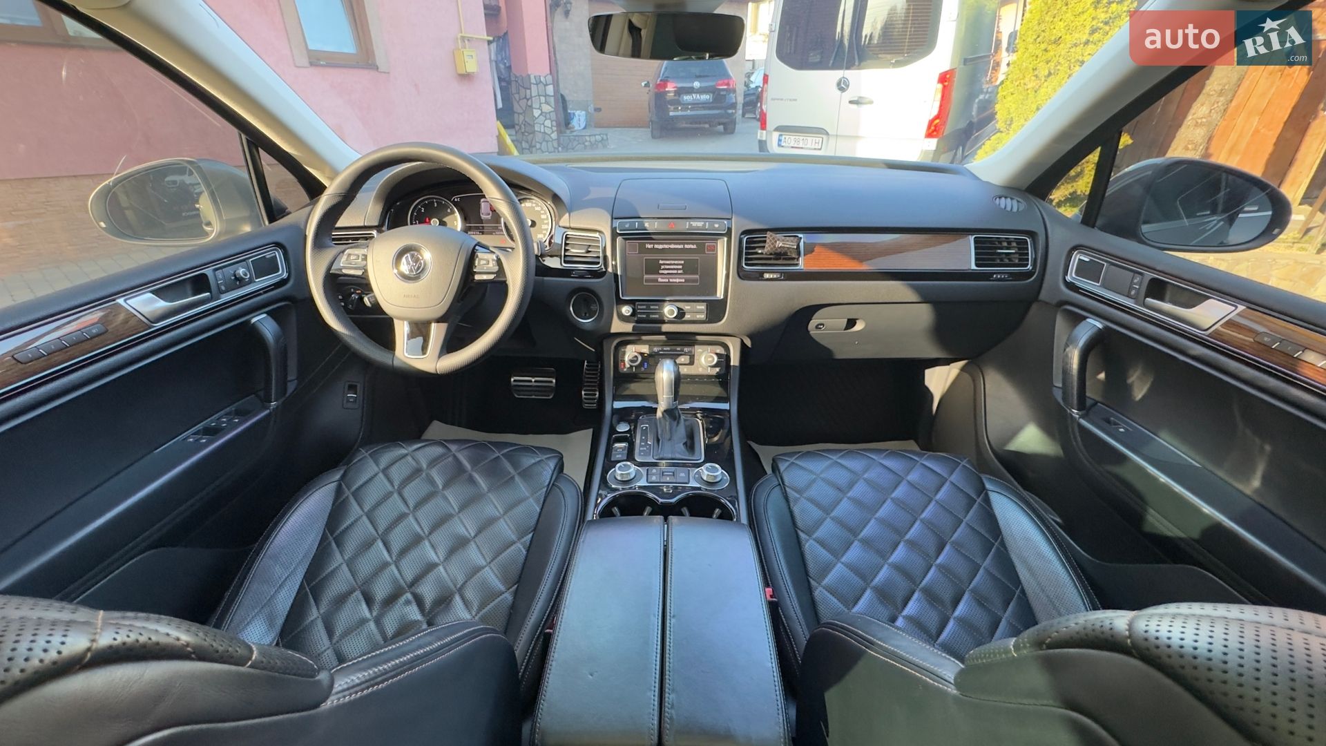 Volkswagen Touareg 2016 VIN WVGZZZ7PZHD017616 фото оголошення 92 з 135