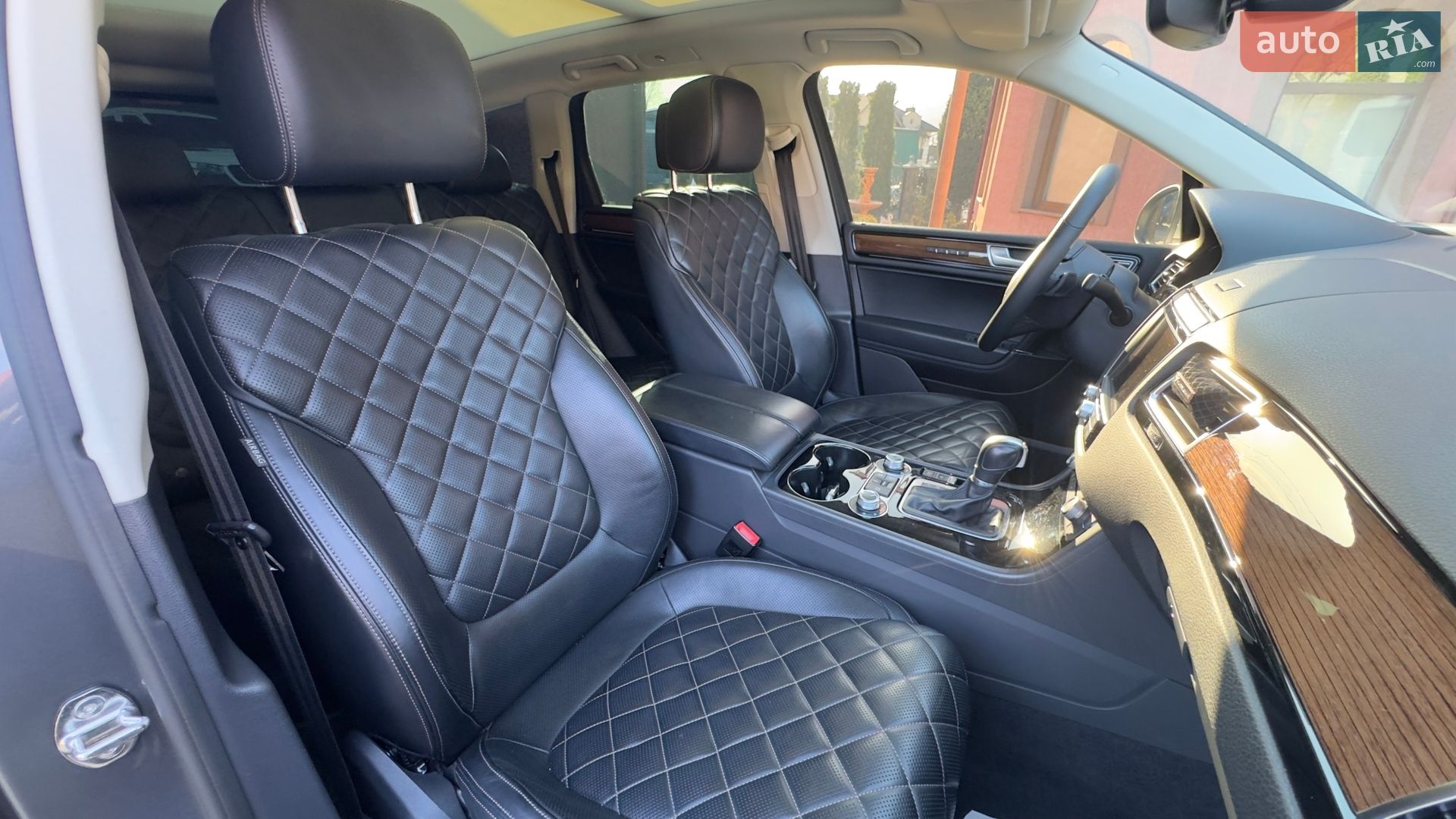 Volkswagen Touareg 2016 VIN WVGZZZ7PZHD017616 фото оголошення 98 з 135