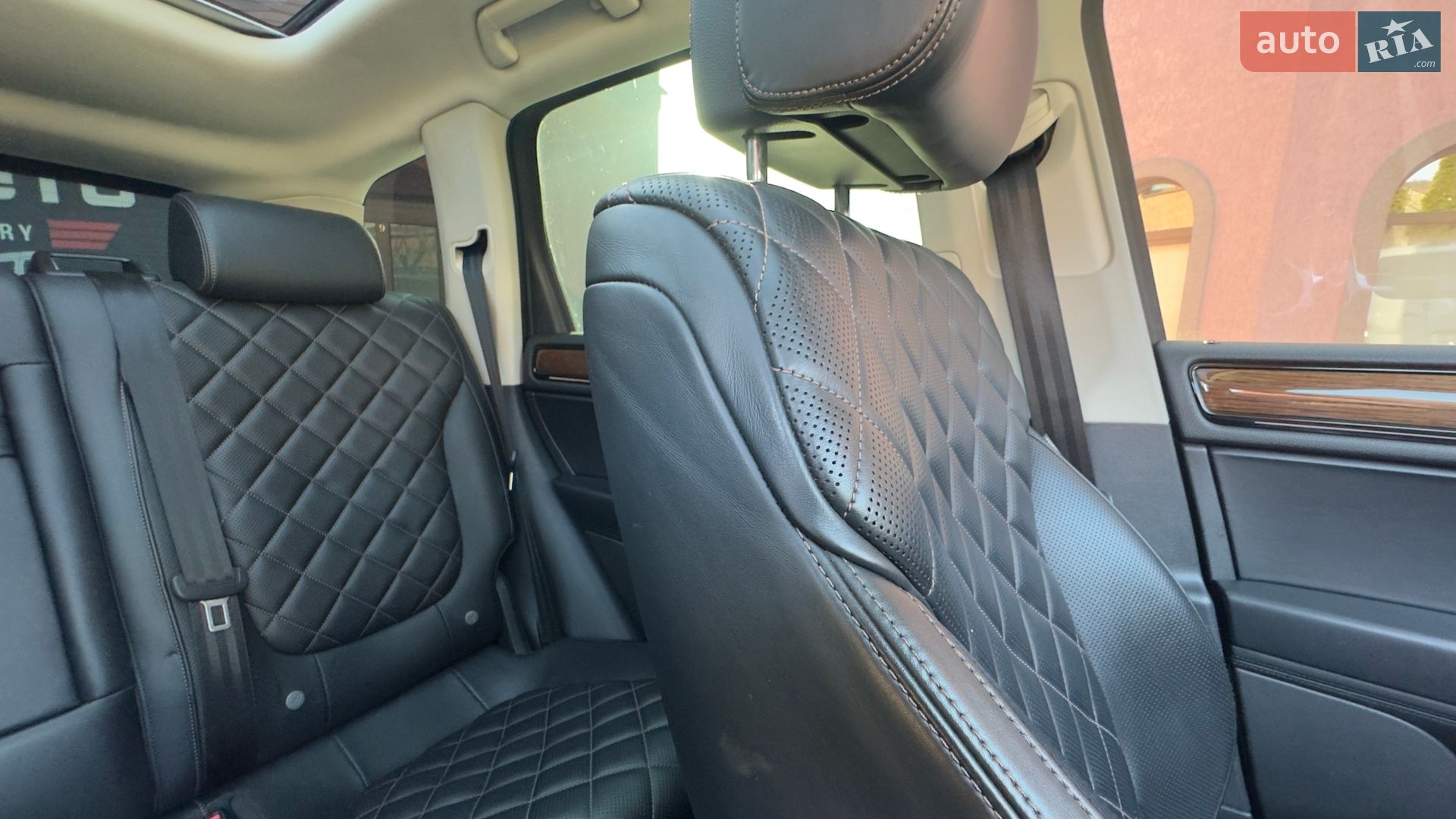 Volkswagen Touareg 2016 VIN WVGZZZ7PZHD017616 фото оголошення 107 з 135