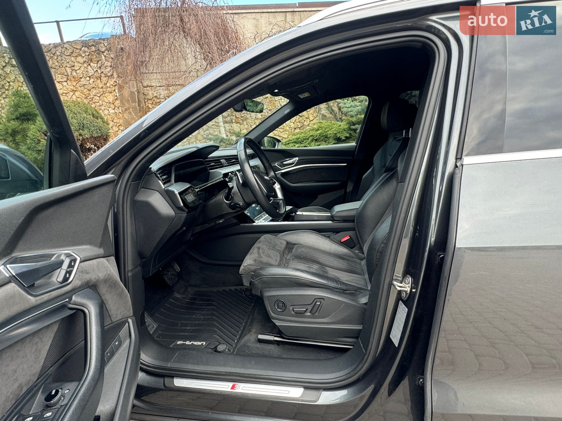 Audi e-tron Sportback 2020 VIN WAUZZZGE1LB037079 фото оголошення 20 з 69