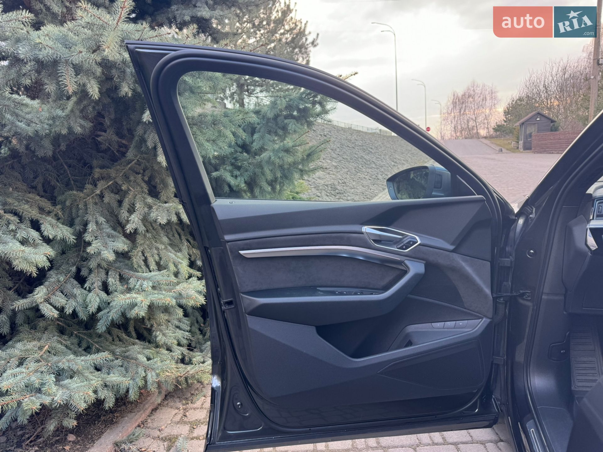Audi e-tron Sportback 2020 VIN WAUZZZGE1LB037079 фото оголошення 37 з 69