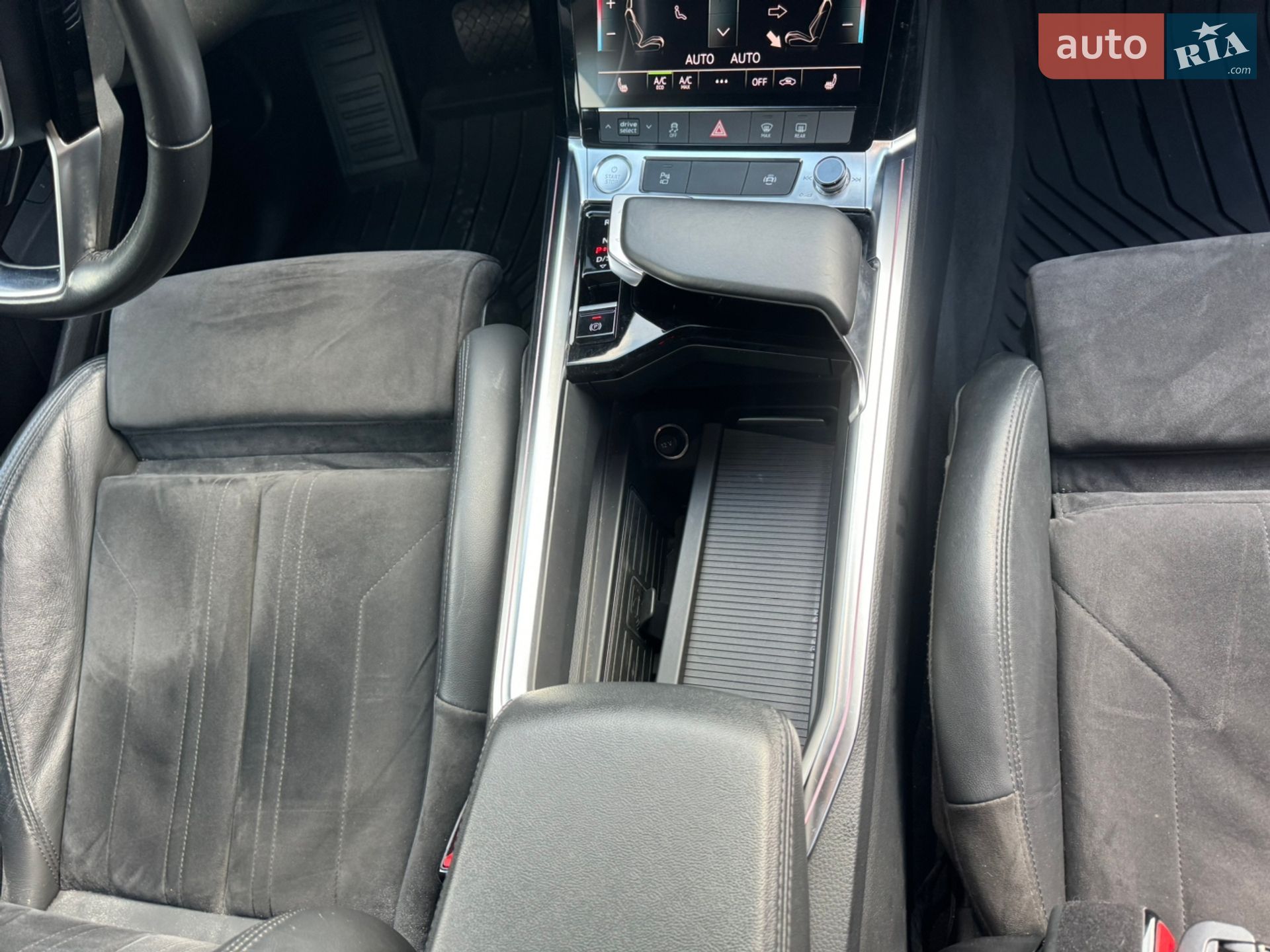 Audi e-tron Sportback 2020 VIN WAUZZZGE1LB037079 фото оголошення 40 з 69