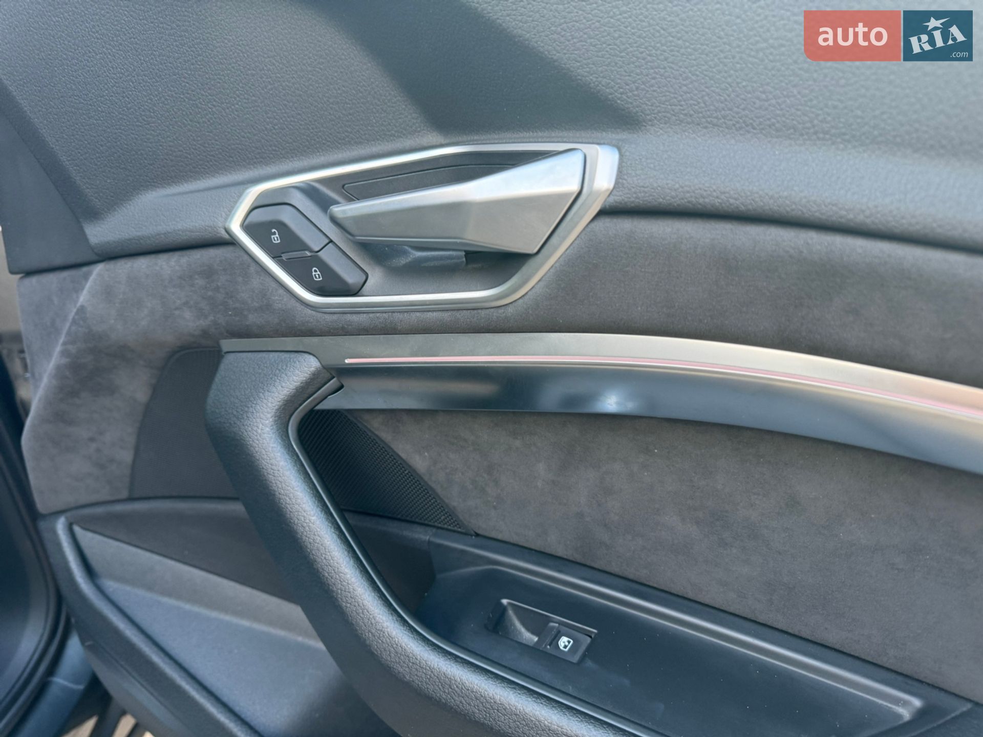 Audi e-tron Sportback 2020 VIN WAUZZZGE1LB037079 фото оголошення 47 з 69