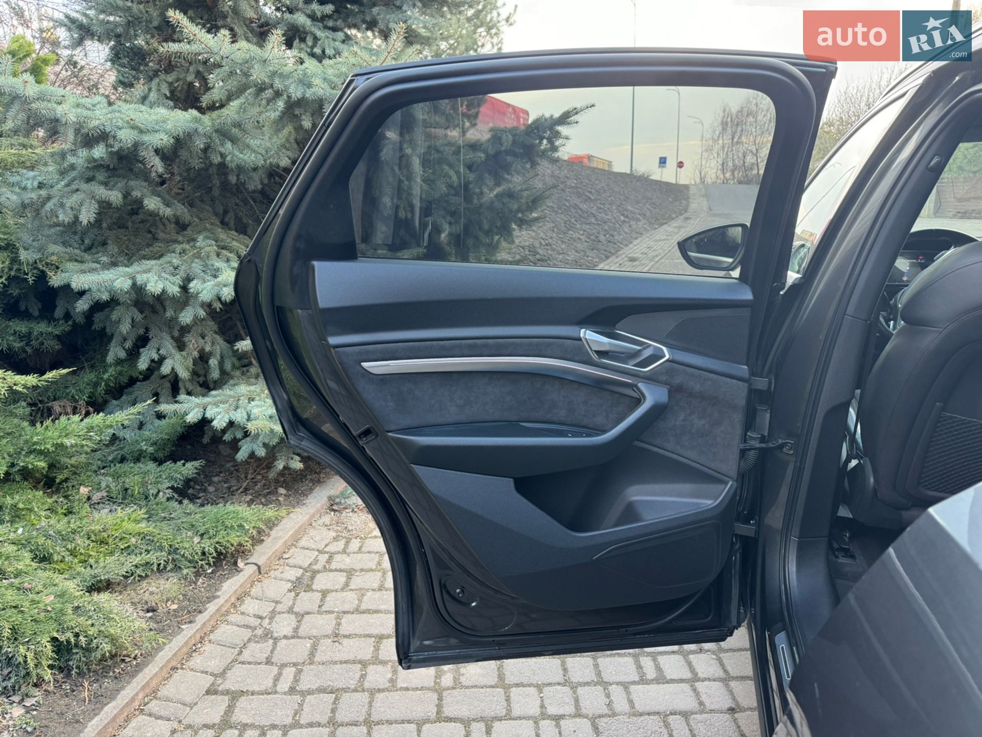 Audi e-tron Sportback 2020 VIN WAUZZZGE1LB037079 фото оголошення 52 з 69