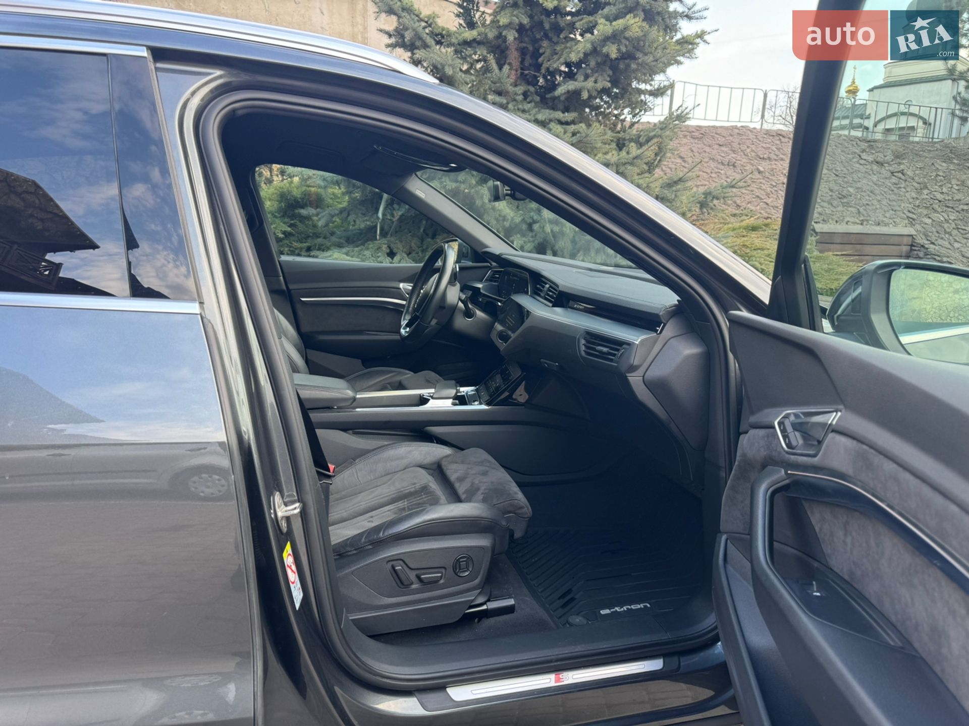 Audi e-tron Sportback 2020 VIN WAUZZZGE1LB037079 фото оголошення 51 з 69