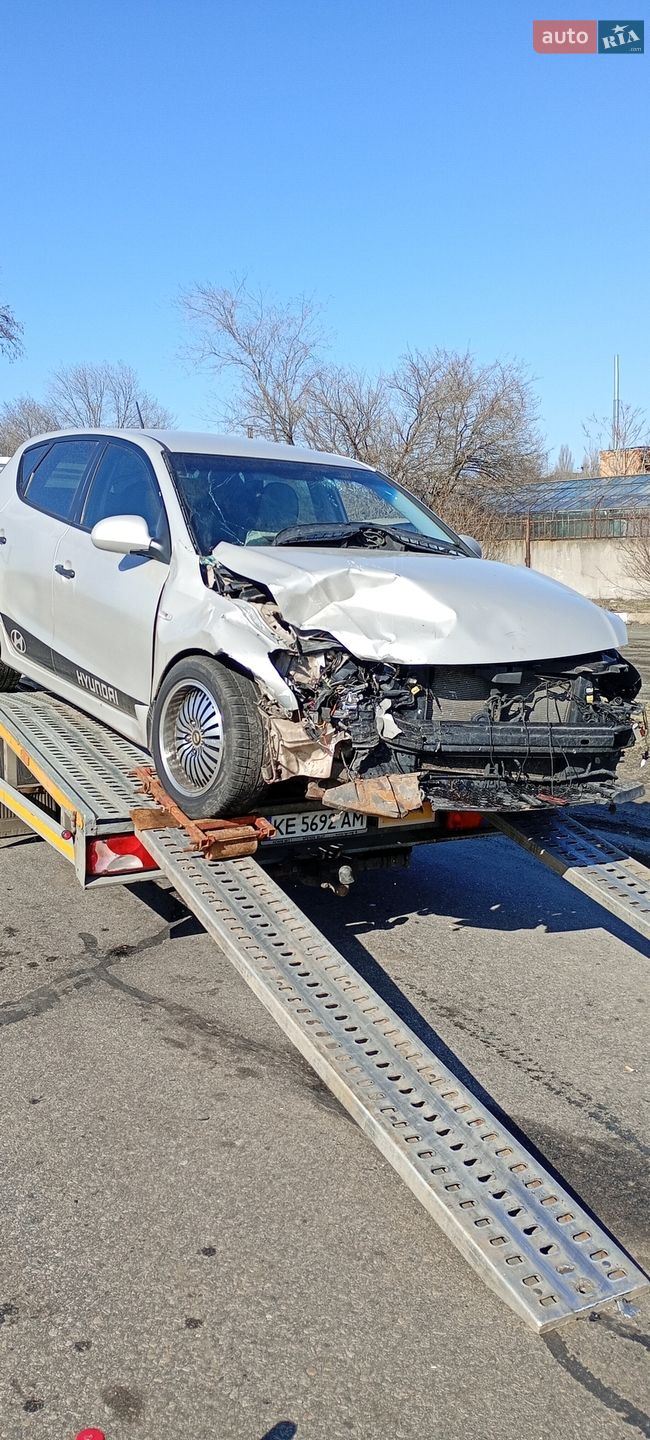 Hyundai i30 2010 VIN TMADB51CABJ139470 фото оголошення 5 з 6
