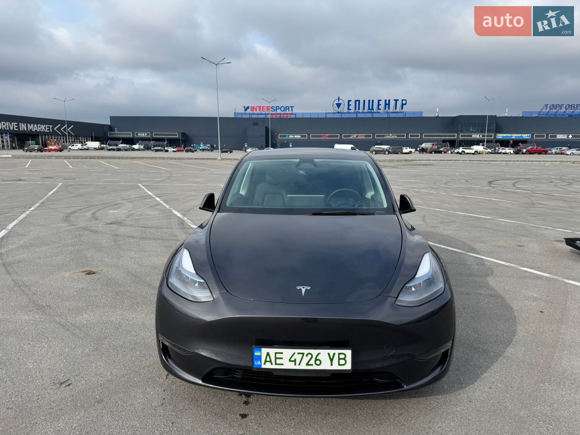 Tesla Model Y 2024 VIN 7SAYGDEE8RF084001 фото оголошення 2 з 29