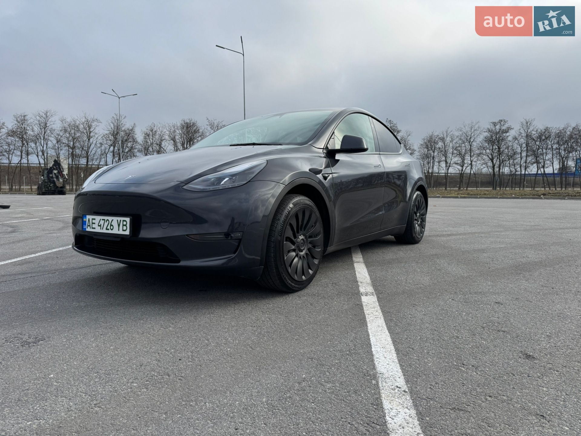 Tesla Model Y 2024 VIN 7SAYGDEE8RF084001 фото оголошення 8 з 29