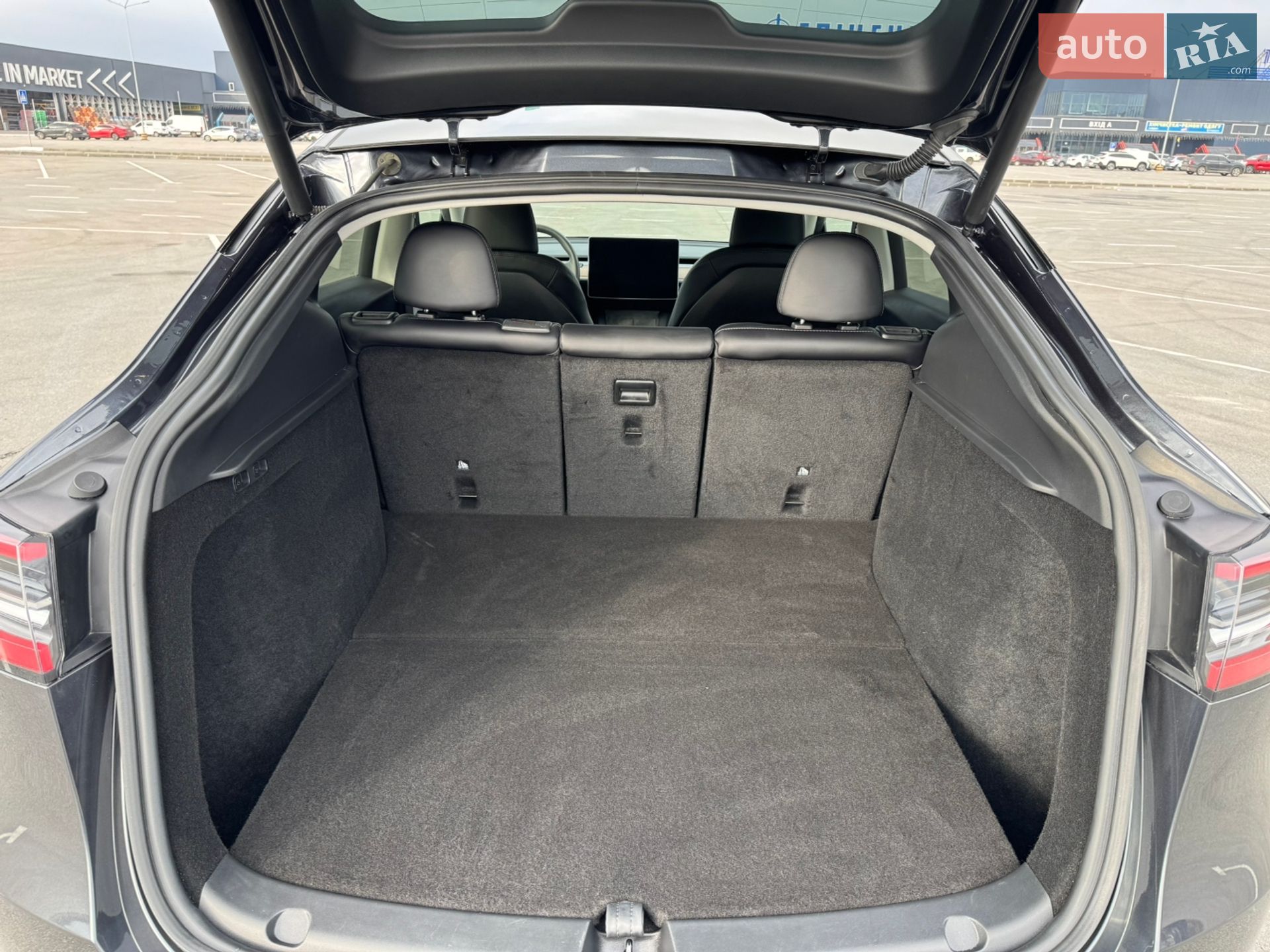 Tesla Model Y 2024 VIN 7SAYGDEE8RF084001 фото оголошення 15 з 29
