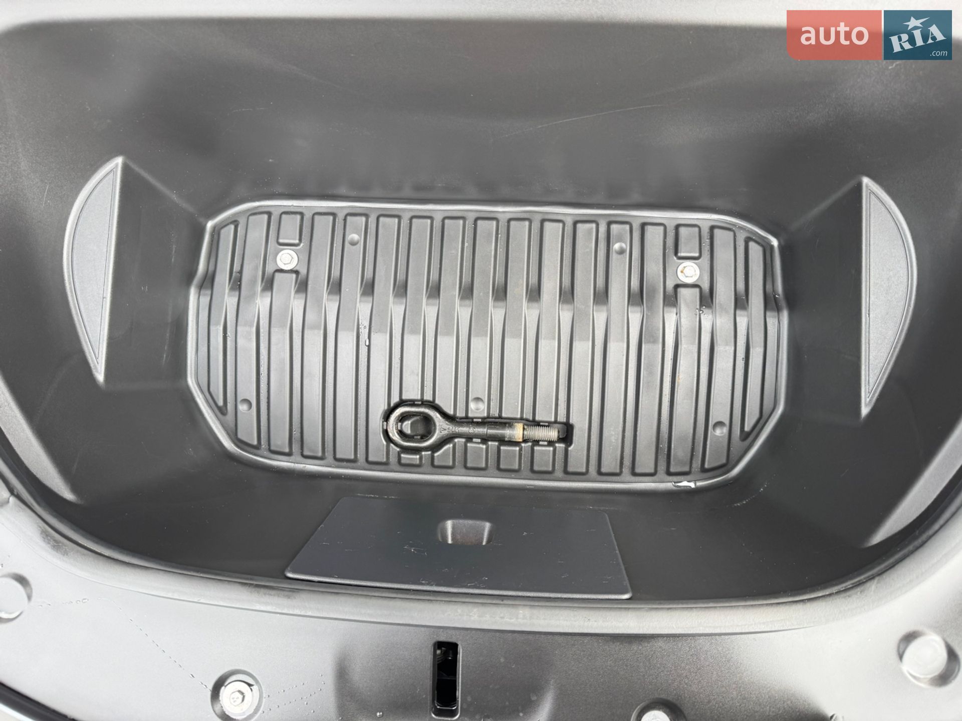 Tesla Model Y 2024 VIN 7SAYGDEE8RF084001 фото оголошення 29 з 29