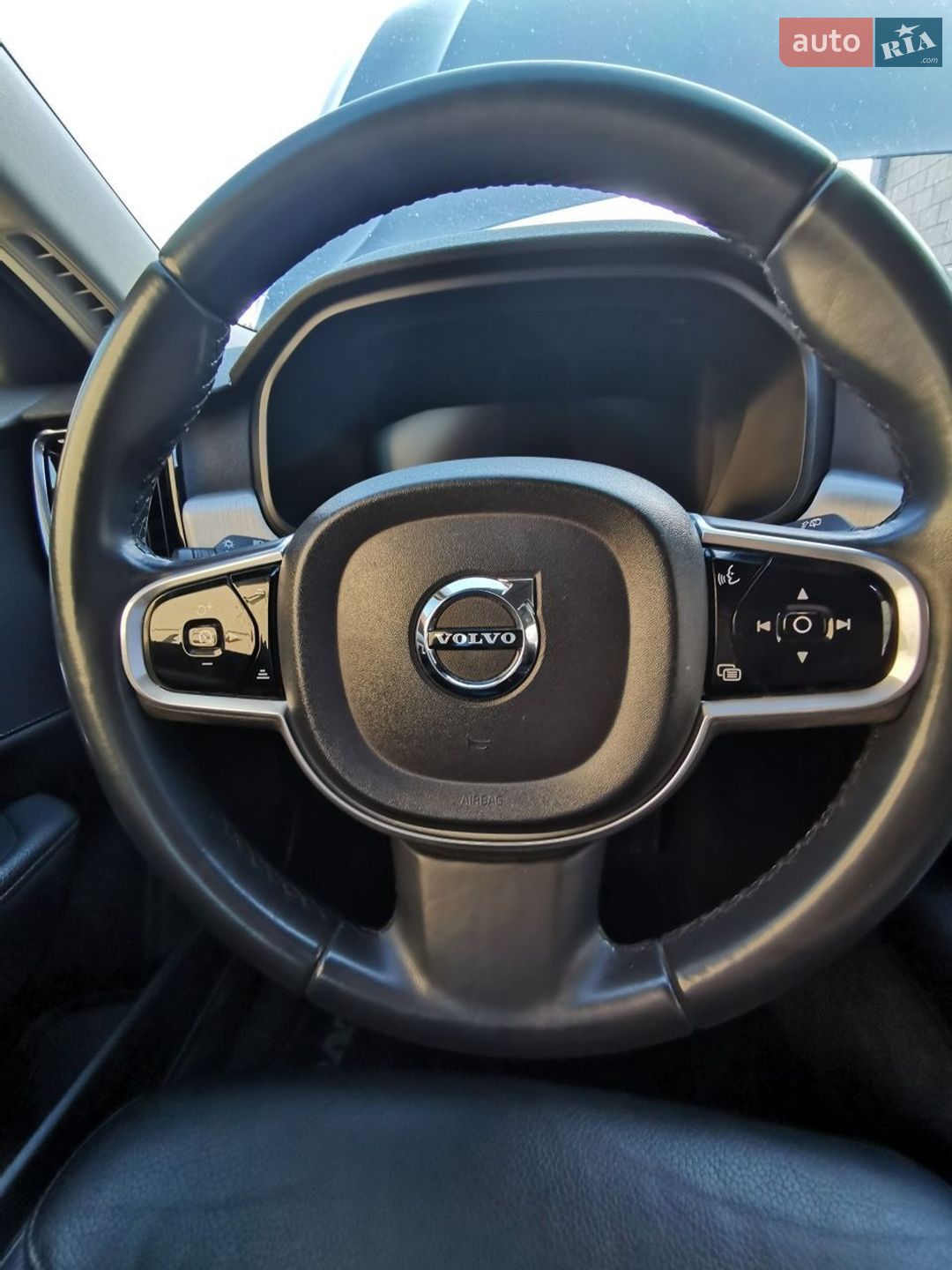 Volvo V90 2017 VIN YV1PW10BDJ1038234 фото оголошення 2 з 18