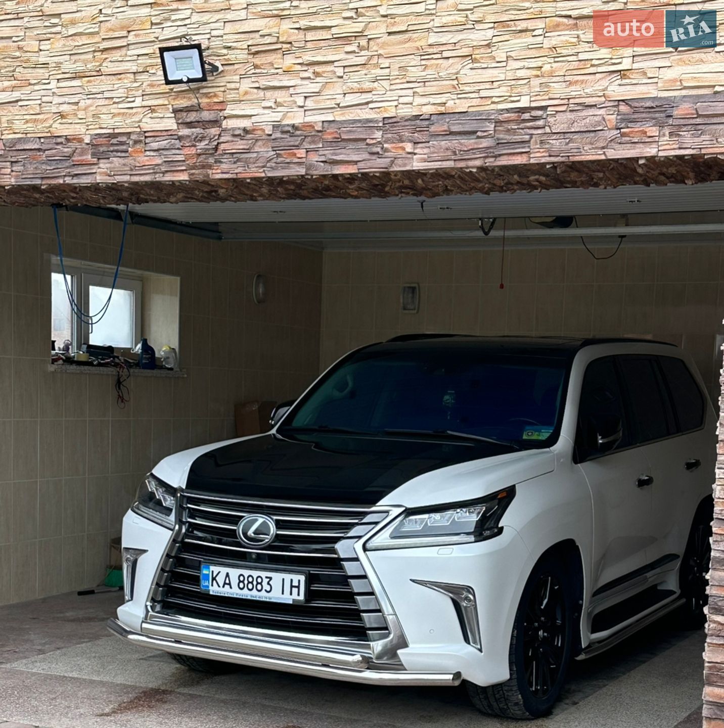 Lexus LX 2017 VIN Y89G10800JAC87062 фото оголошення 2 з 90