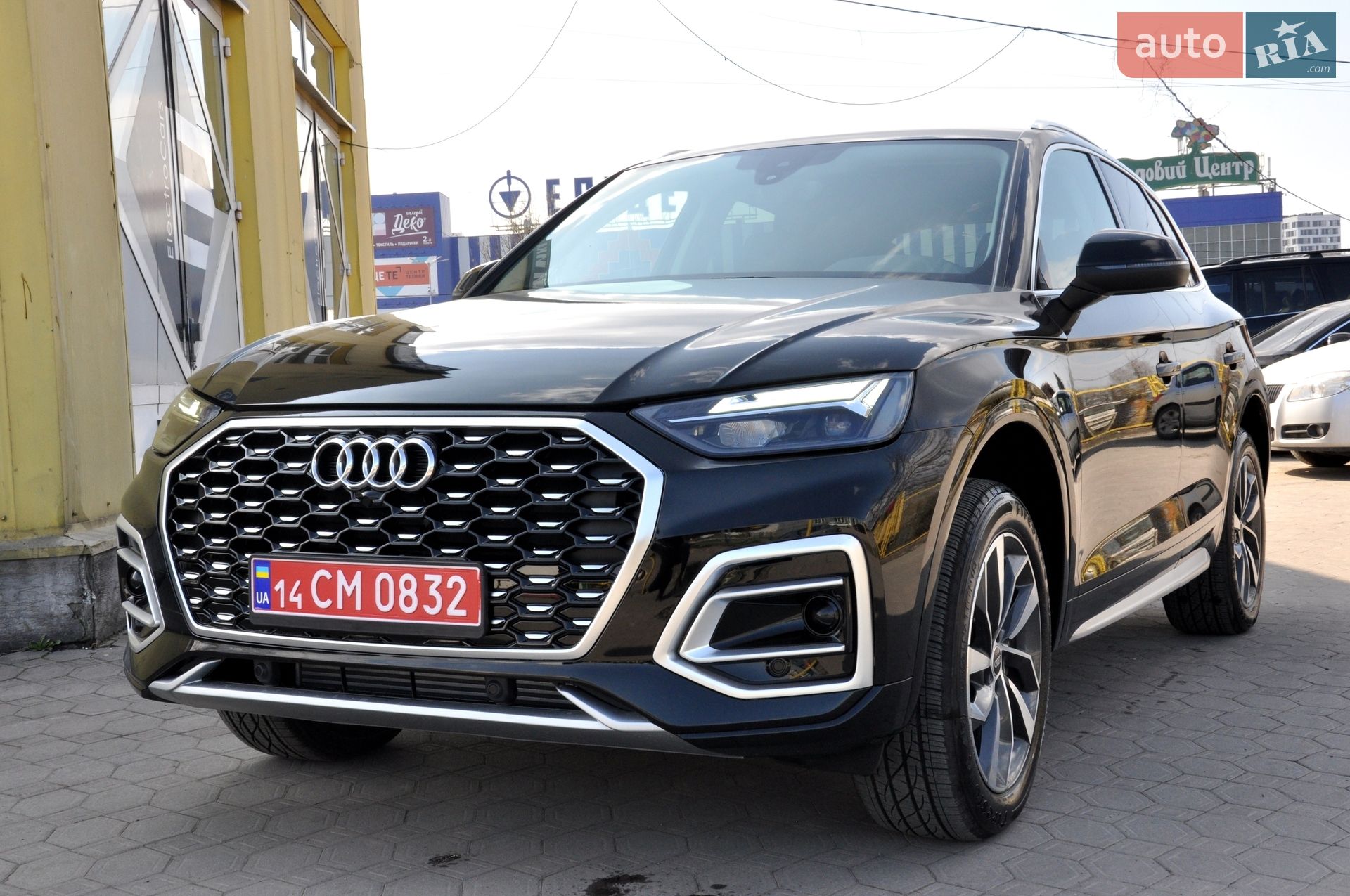 Audi Q5 2020 VIN WA1ANAFY8L2072351 фото оголошення 2 з 59