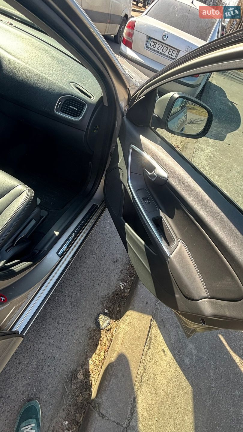 Volvo S60 2012 VIN YV1FS45HBD2183961 фото оголошення 29 з 41