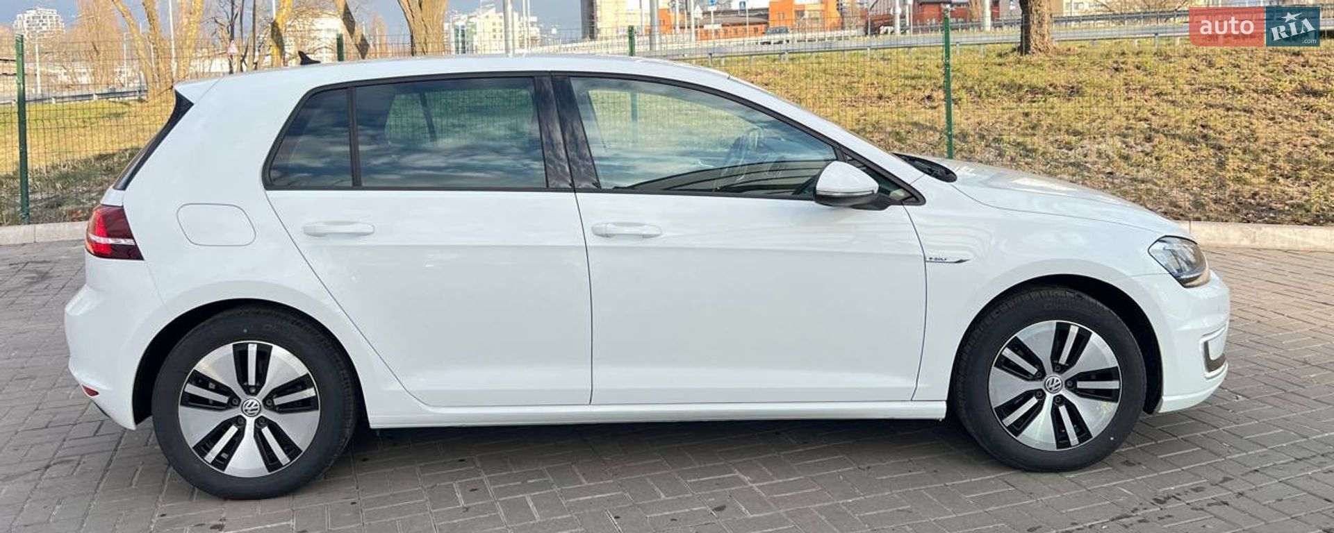 Volkswagen Golf 2015 VIN WVWZZZAUZFW907043 фото оголошення 6 з 19