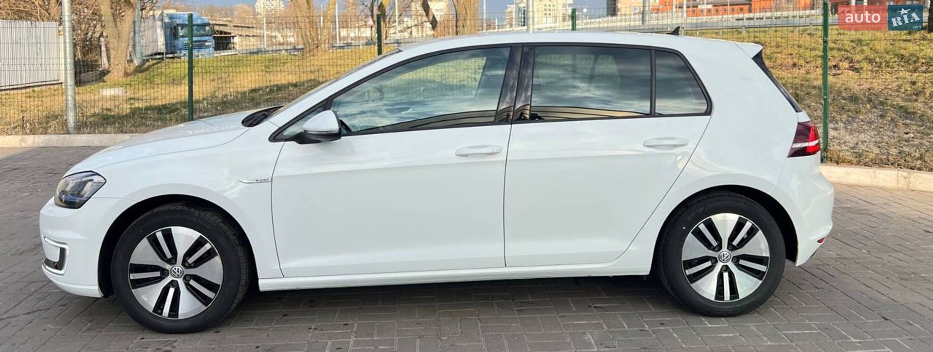 Volkswagen Golf 2015 VIN WVWZZZAUZFW907043 фото оголошення 7 з 19