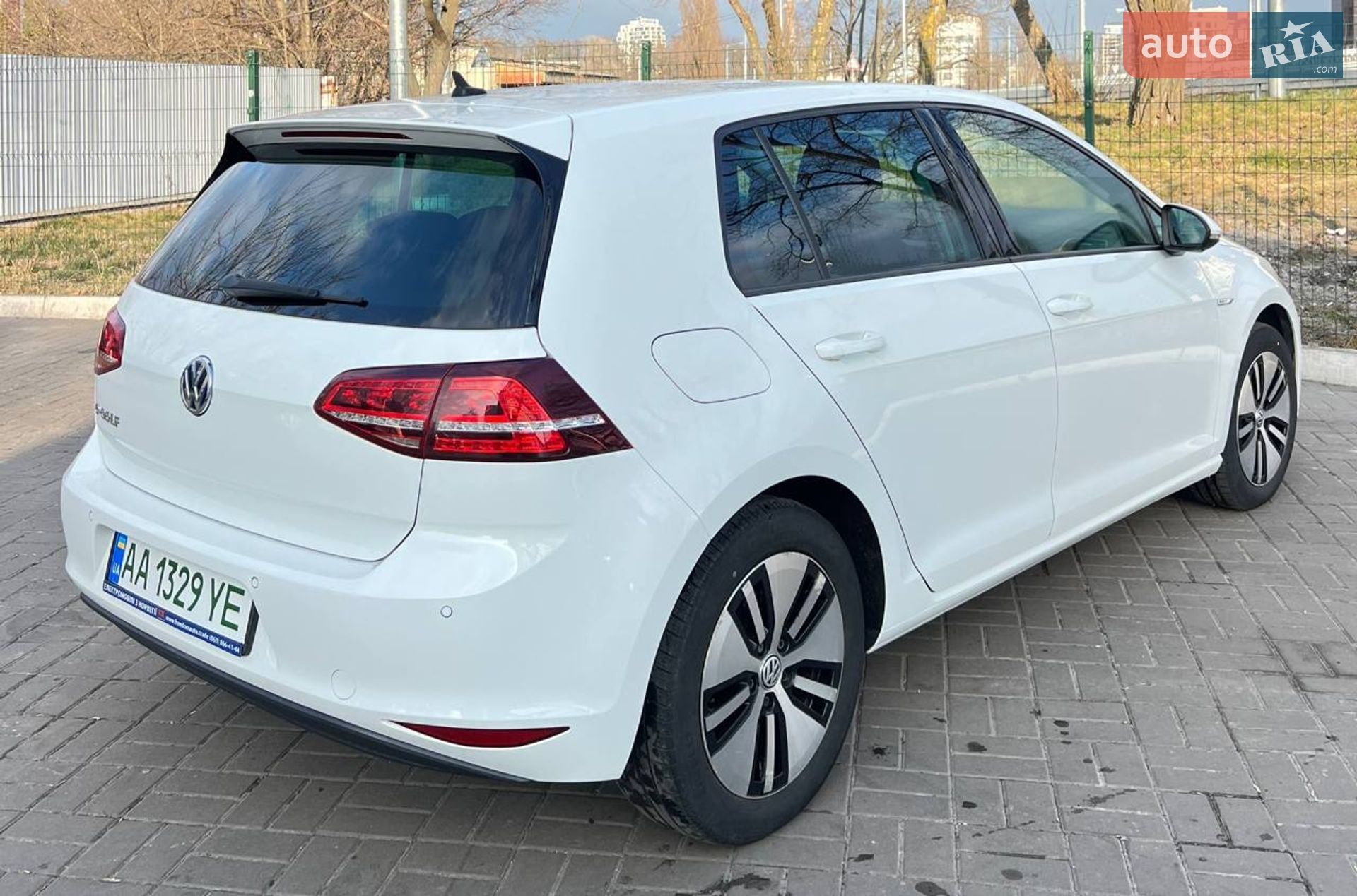 Volkswagen Golf 2015 VIN WVWZZZAUZFW907043 фото оголошення 3 з 19