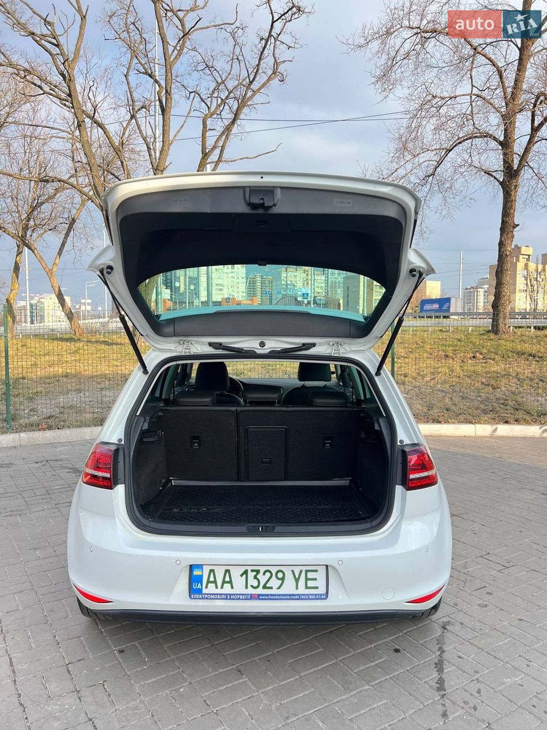 Volkswagen Golf 2015 VIN WVWZZZAUZFW907043 фото оголошення 8 з 19